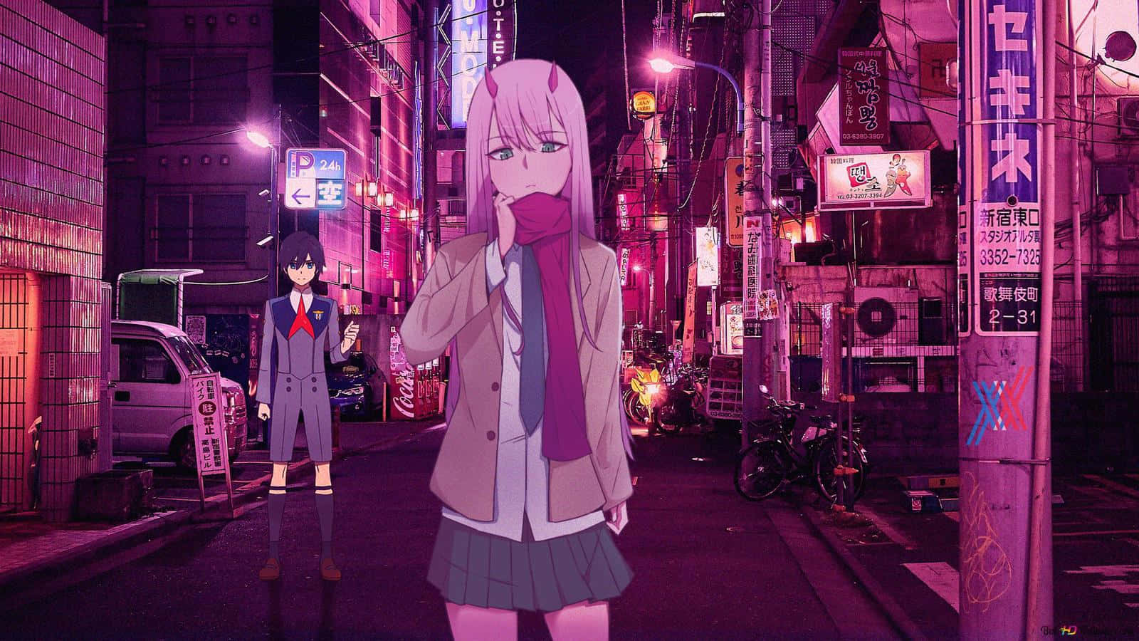 《Darling in the Franxx》中的 Hiro、Ichigo 與 Zero Two 壁紙 — 兩個動漫女孩站在夜晚霓虹燈閃爍的東京小巷中，周圍有發光的招牌和停放的車輛。