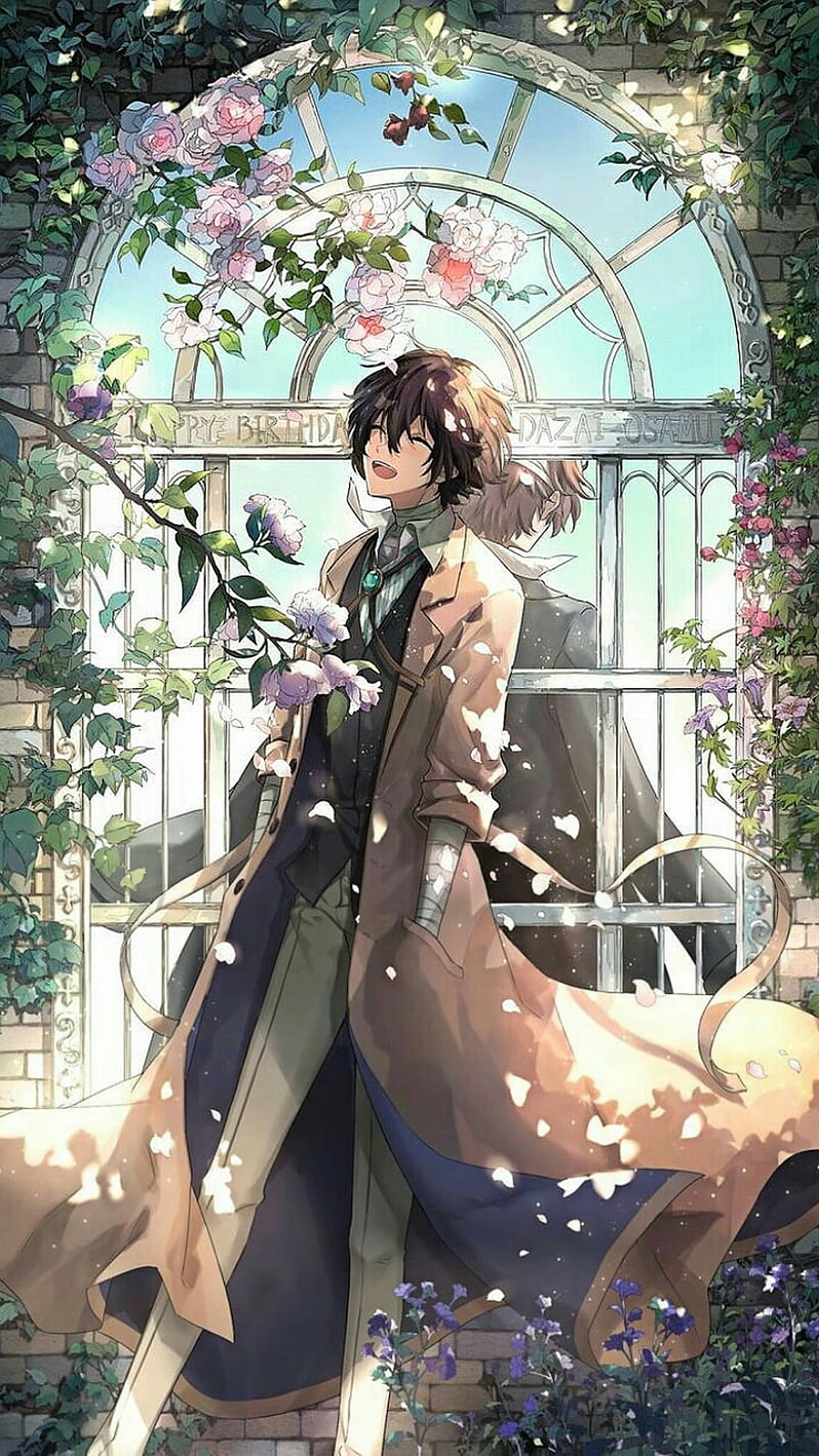 Dazai 身體肖像 壁紙 — 一個穿著長外套的年輕動漫男孩站在一個有花朵的拱形窗戶下，花瓣和藤蔓飄落。