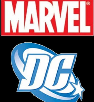 漫威與DC標誌合併圖案 壁紙 — 黑色背景上，藍色DC標誌上方有紅色Marvel標誌。