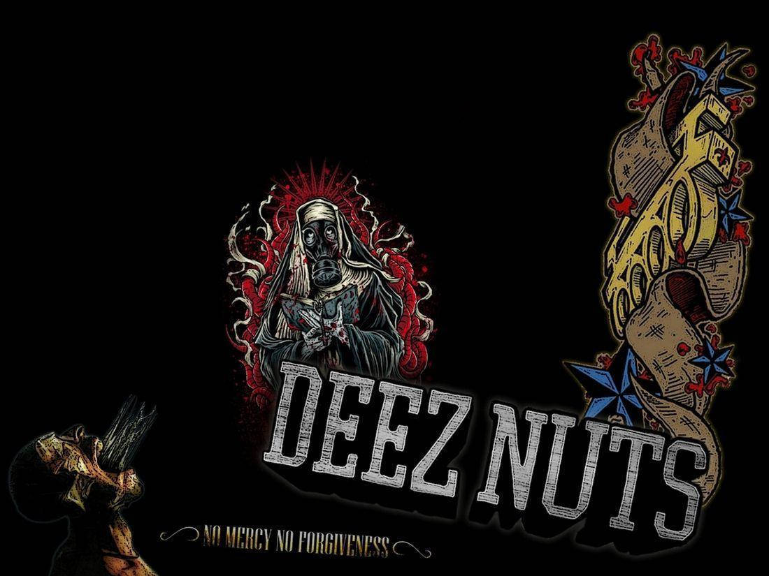Deez Nuts 部落風設計 壁紙 — 一個黑暗的插圖標誌，描繪了一個拿著槍的死神，上面有 'DEEZ NUTS' 文字和一個帶有星星的紋身拳頭，背景為黑色。