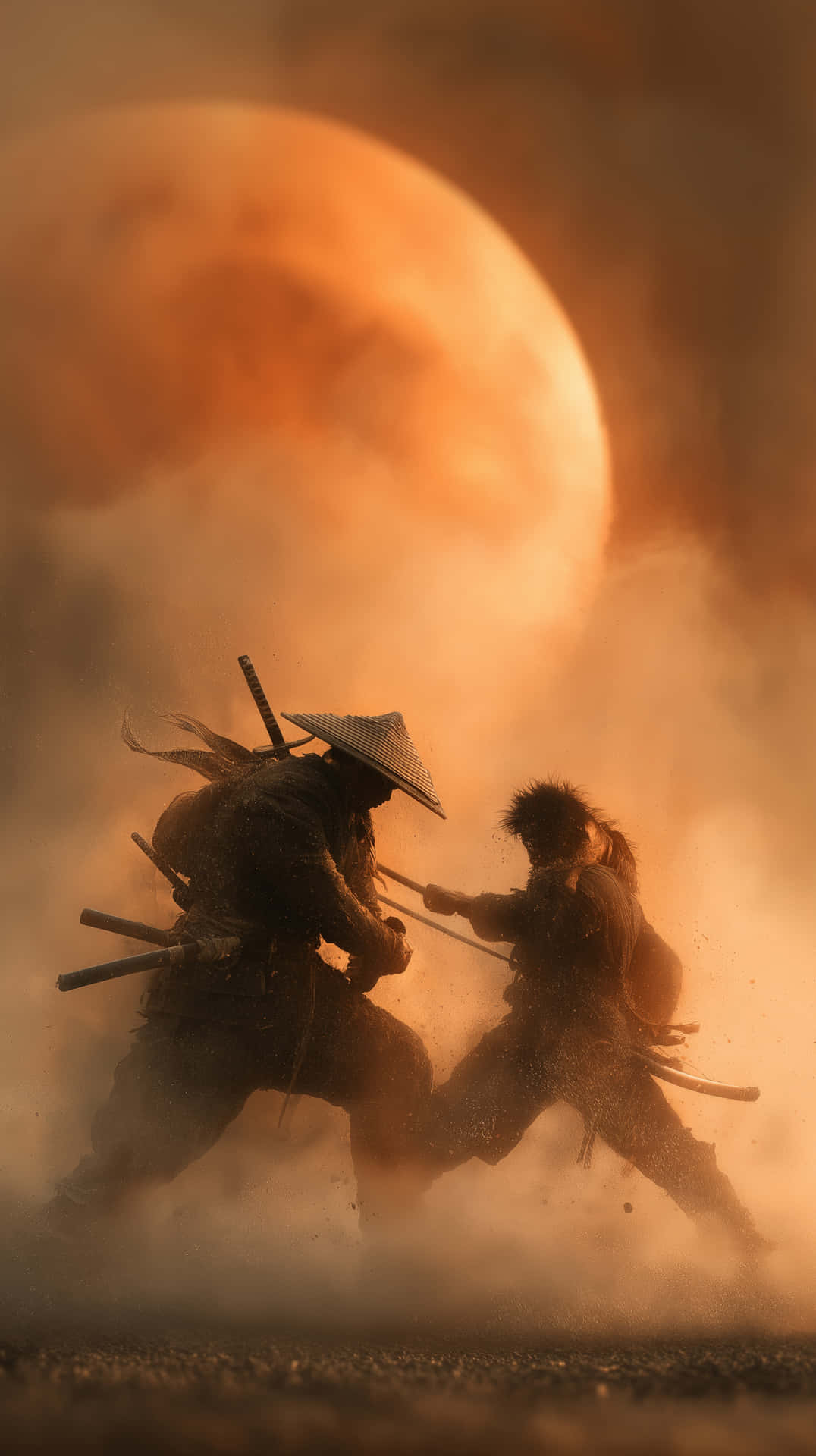 兩個武士在塵土飛揚的田野中，在巨大的橙色月亮下用劍戰鬥。