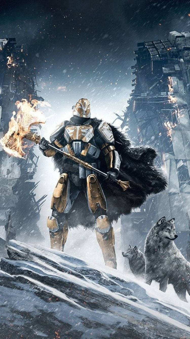 《Destiny 2》iPhone 壁紙：鐵王座崛起 壁紙 — 一位身穿金色盔甲的騎士在風暴天空下，於積雪覆蓋的廢墟頂端揮舞著火焰斧頭，身邊伴隨著狼群。
