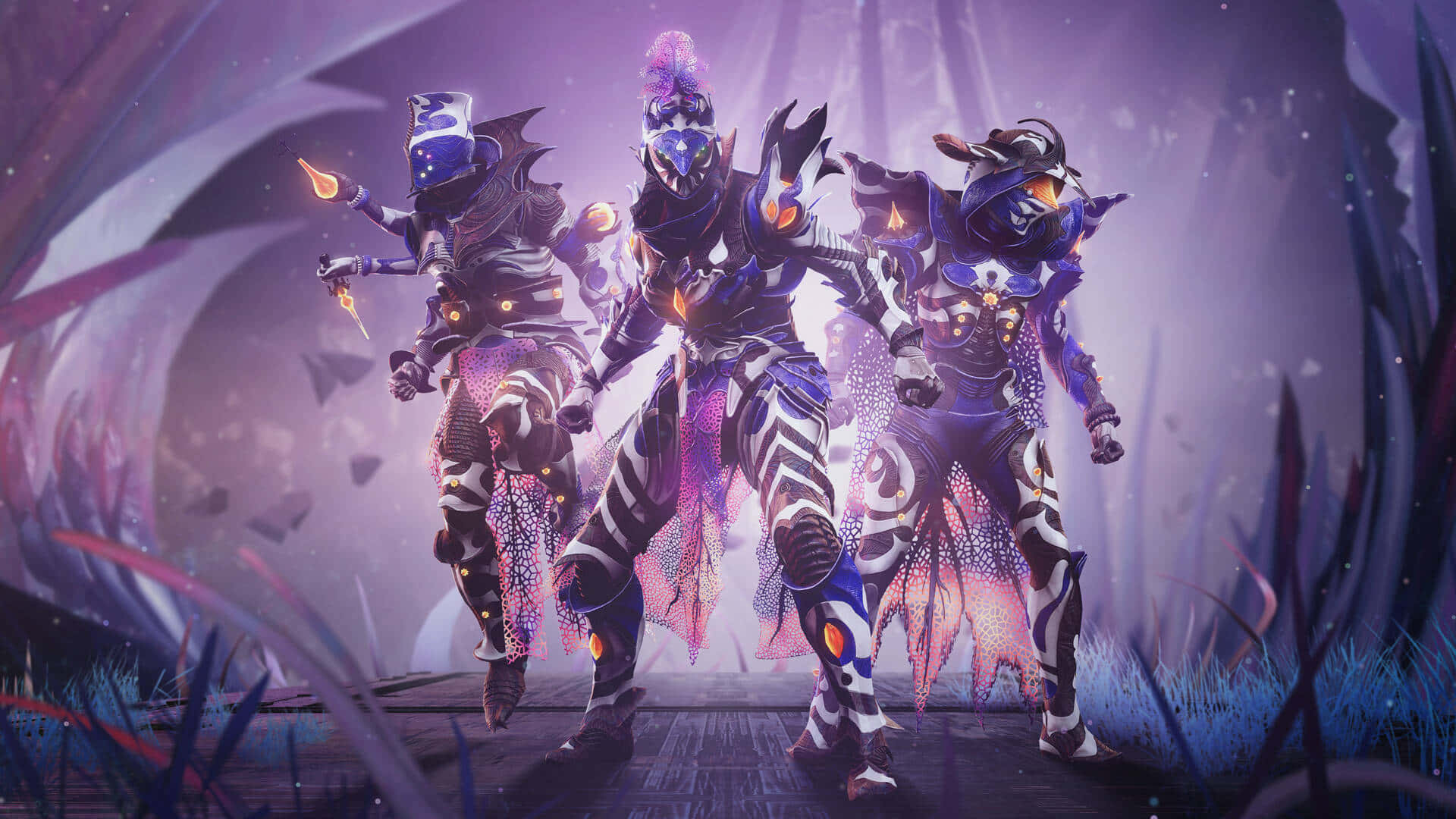 Destiny 2 Lightfall 守護者展現 壁紙 — 三名身穿發光紫色和黑色裝備的裝甲奇幻戰士，在一個充滿漂浮粒子和戲劇性光線的神秘森林中蓄勢待發。