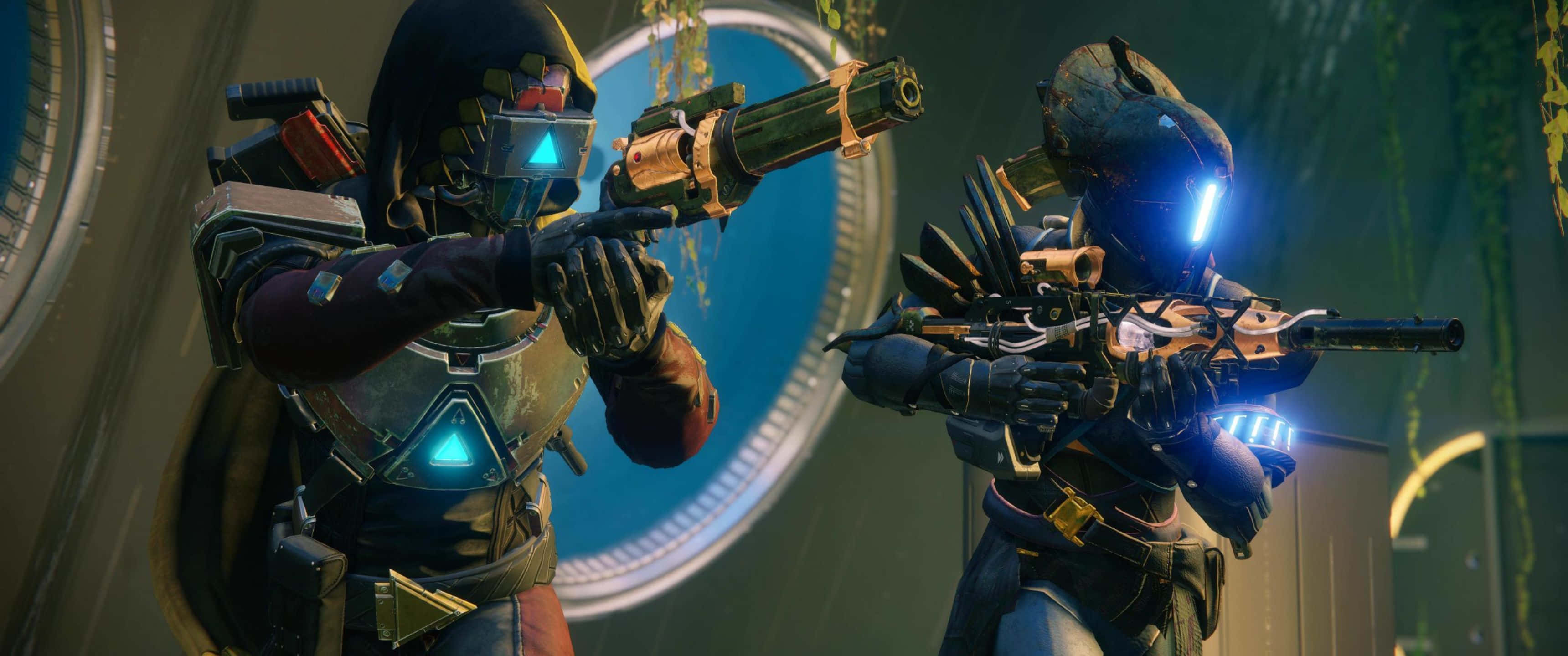 《Destiny 2》中最後之城的塔樓俯瞰景觀 壁紙 — 兩名身穿未來裝備的裝甲太空士兵在發光的外星走廊中瞄準武器。