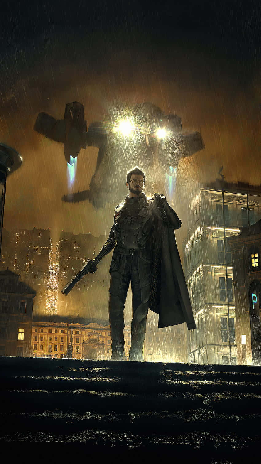 《Deus Ex：Mankind Divided》賽博龐克冒險即將展開 壁紙 — 一個孤獨的裝甲戰士在雨中站在屋頂上，而一艘發光的未來飛行器在夜晚懸浮於霓虹燈閃爍的城市上空。