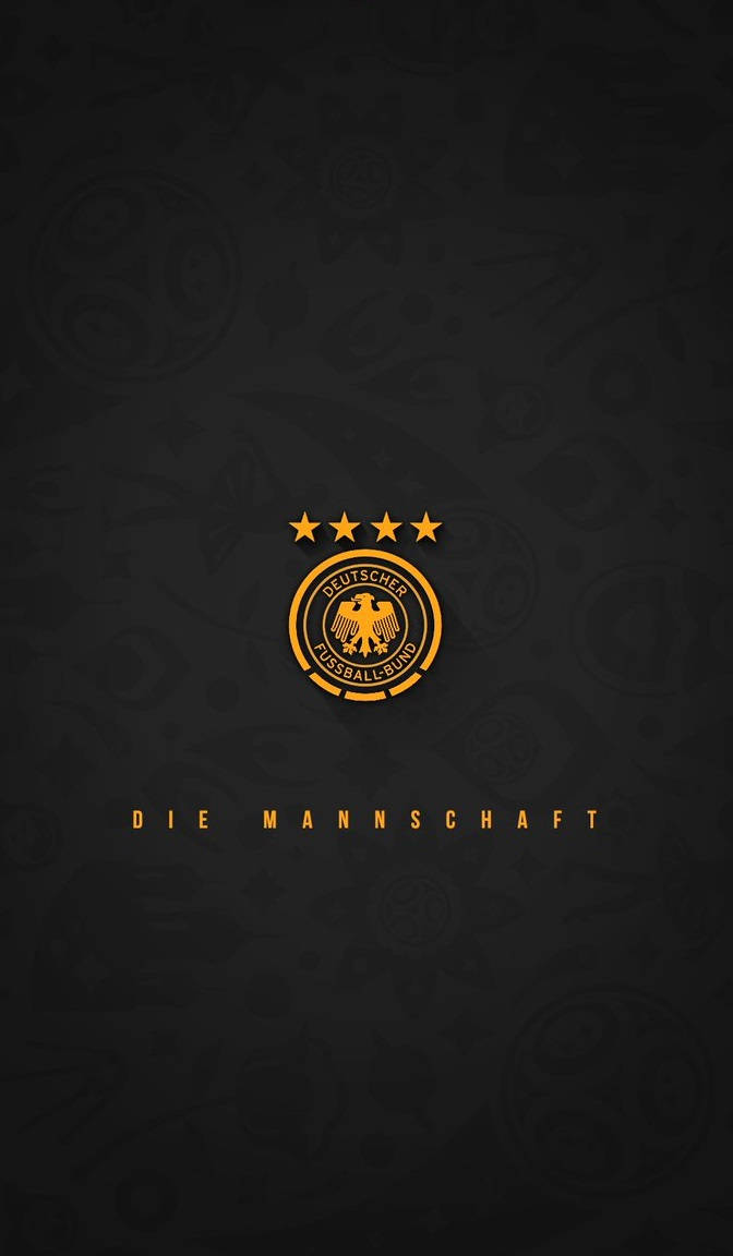 德國國家足球隊「Die Mannschaft」金色隊徽 壁紙 — 德國國家足球隊標誌，帶有四顆星和文字，位於深色紋理背景上。