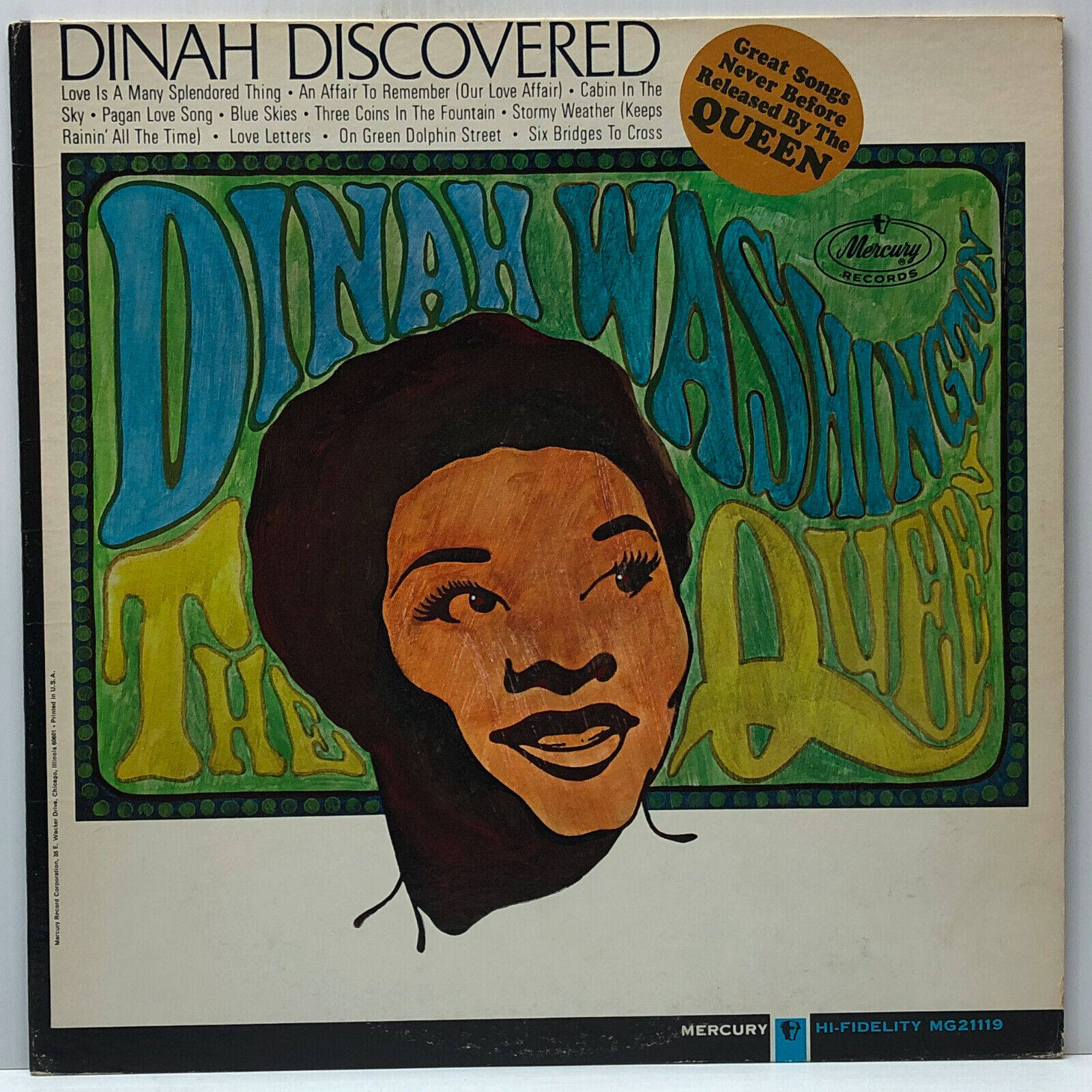 Dinah Washington 圖形設計專輯封面 壁紙 — 充滿活力的迷幻專輯封面，以 Dinah Washington 的風格化肖像為特色，在綠色背景上搭配大膽的藍色和黃色字體。