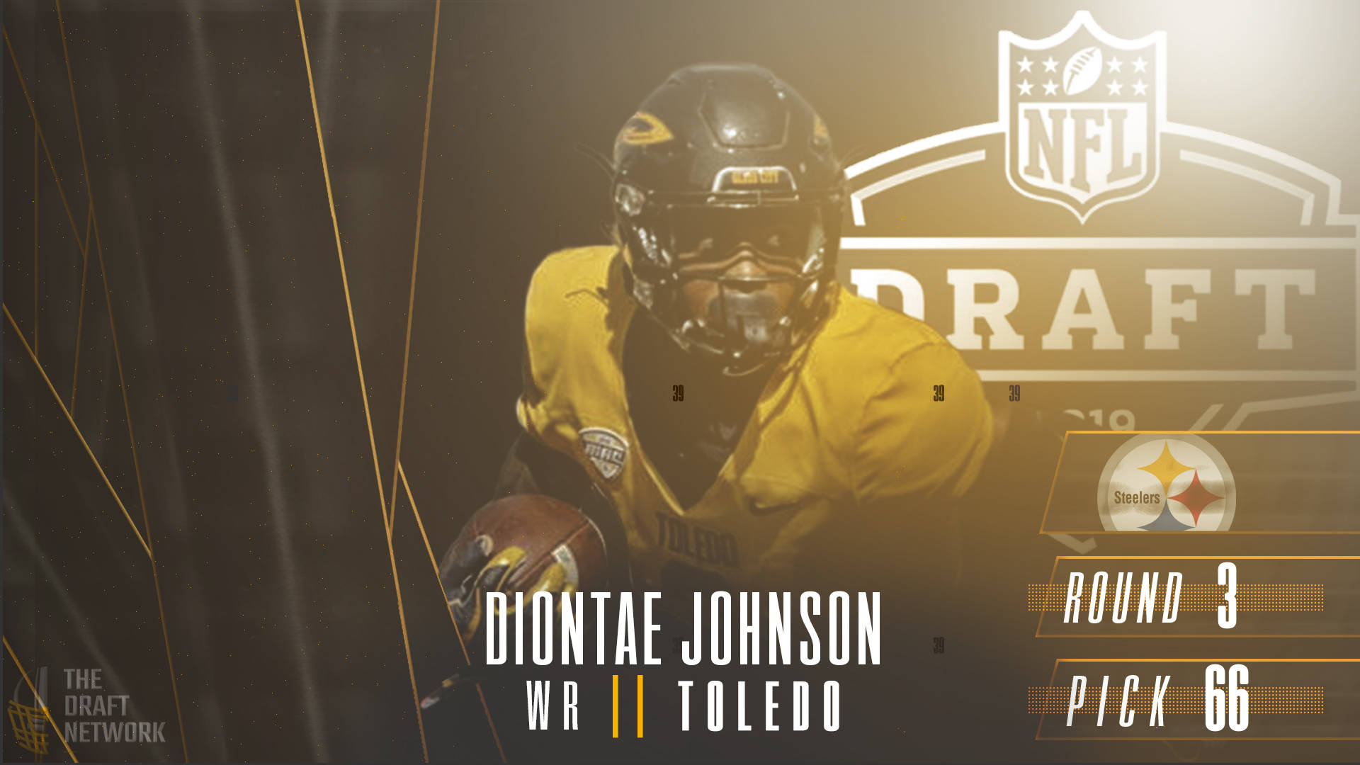 美式足球員Diontae Johnson身穿黃色球衣在NFL選秀活動中拿著球。