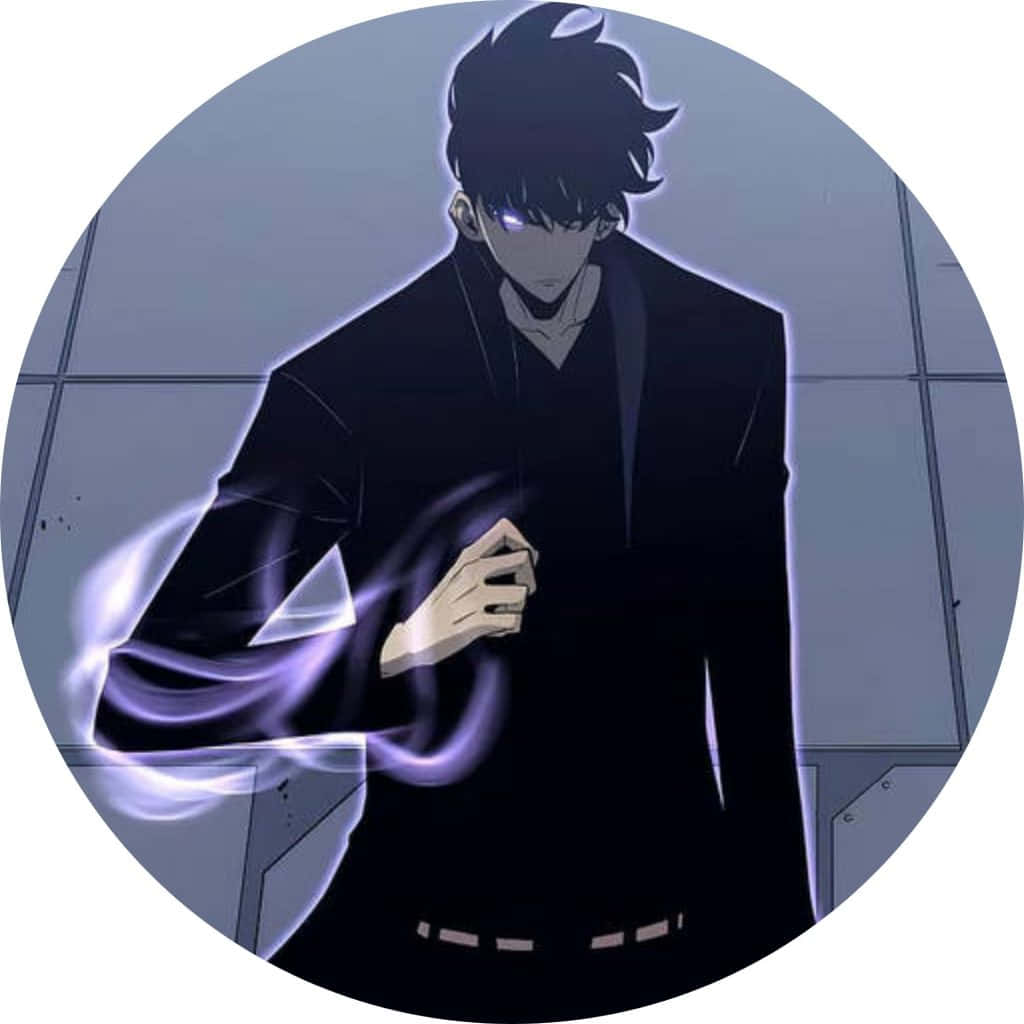 Discord動漫頭像：《Solo Leveling》施法角色 壁紙 — 一位黑髮動漫男子身穿黑色西裝，從手中向瓷磚牆壁釋放出發光的紫色能量。