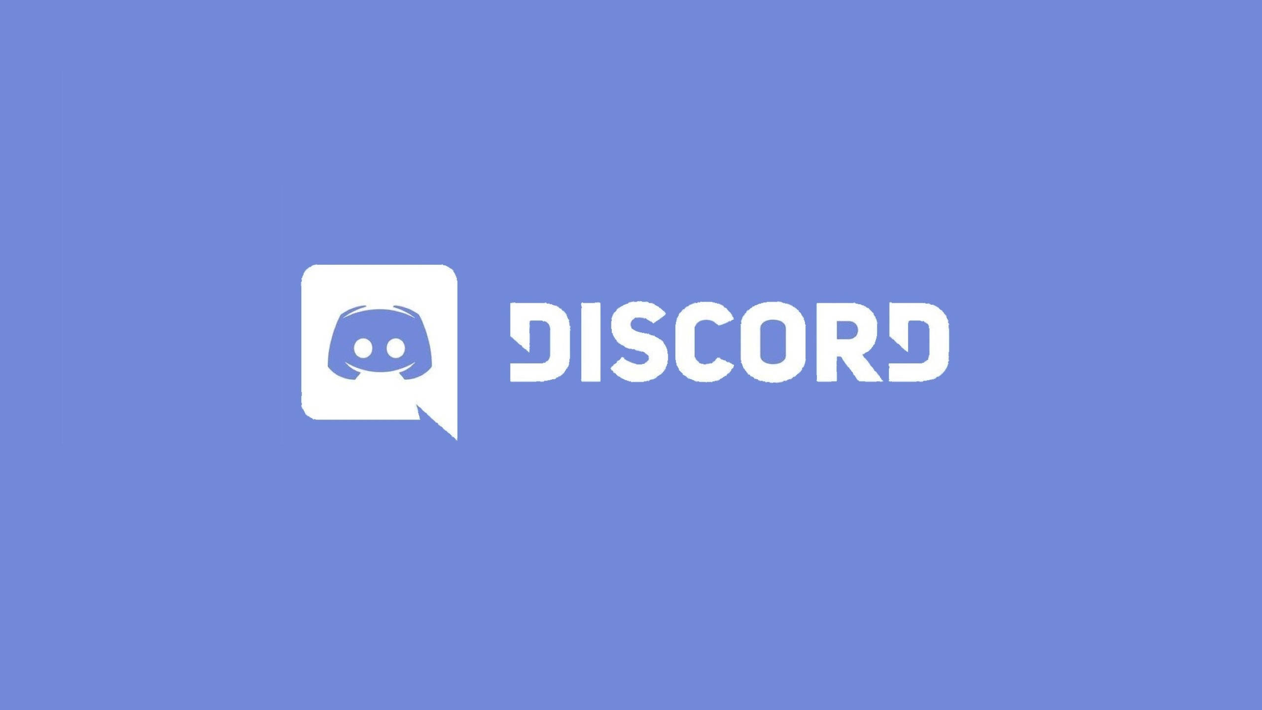 Discord通訊應用程式簡約桌面圖 壁紙 — 白色 Discord 標誌，內有吉祥物在對話氣泡中，背景為純藍色。