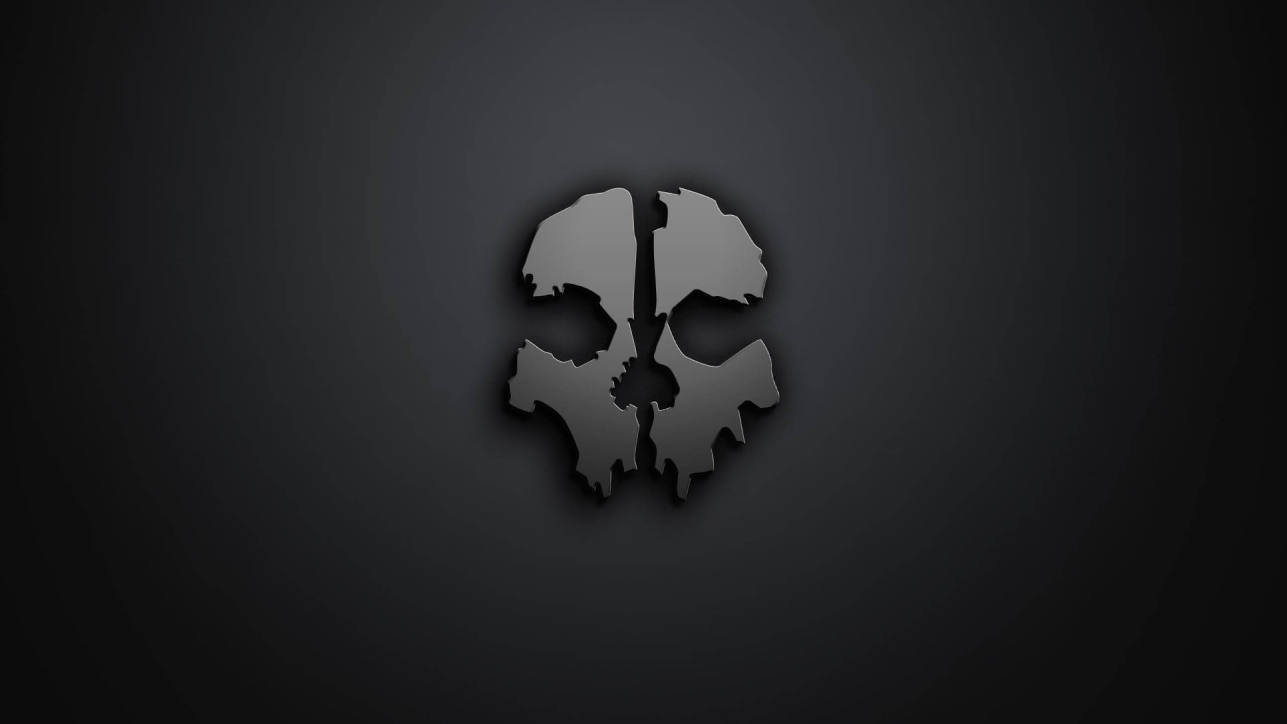 Dishonored 雙顱標誌 壁紙 — 一個碎裂的金屬骷髏標誌在深色漸變背景上微微發光。