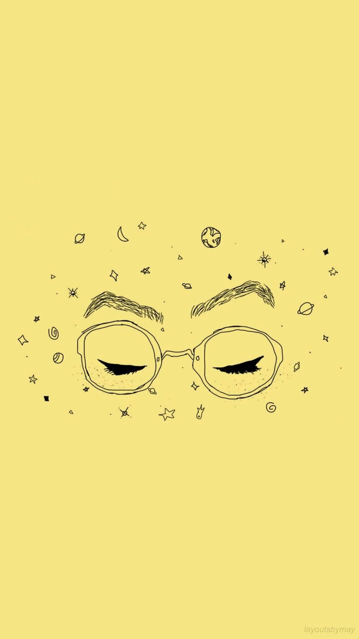 可愛Dodie藝術風格手機壁紙 壁紙 — 在淡黃色背景上，一幅極簡線條畫，描繪戴眼鏡的閉眼，周圍環繞著宇宙塗鴉。