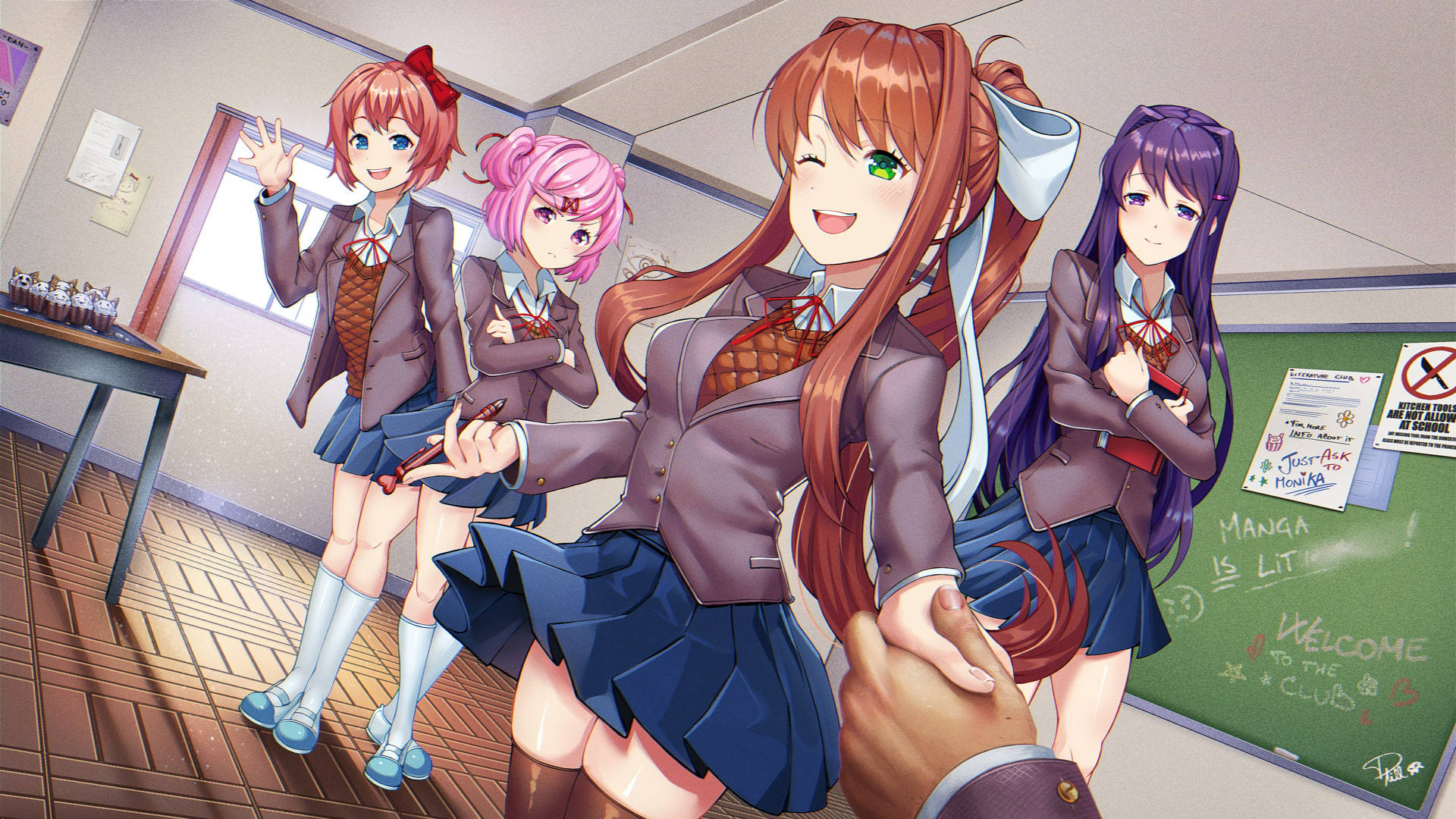 Doki Doki 文學俱樂部概念藝術 壁紙 — 四個穿著校服、開心的動畫女孩在綠色黑板的課室裡頑皮地擺姿勢。