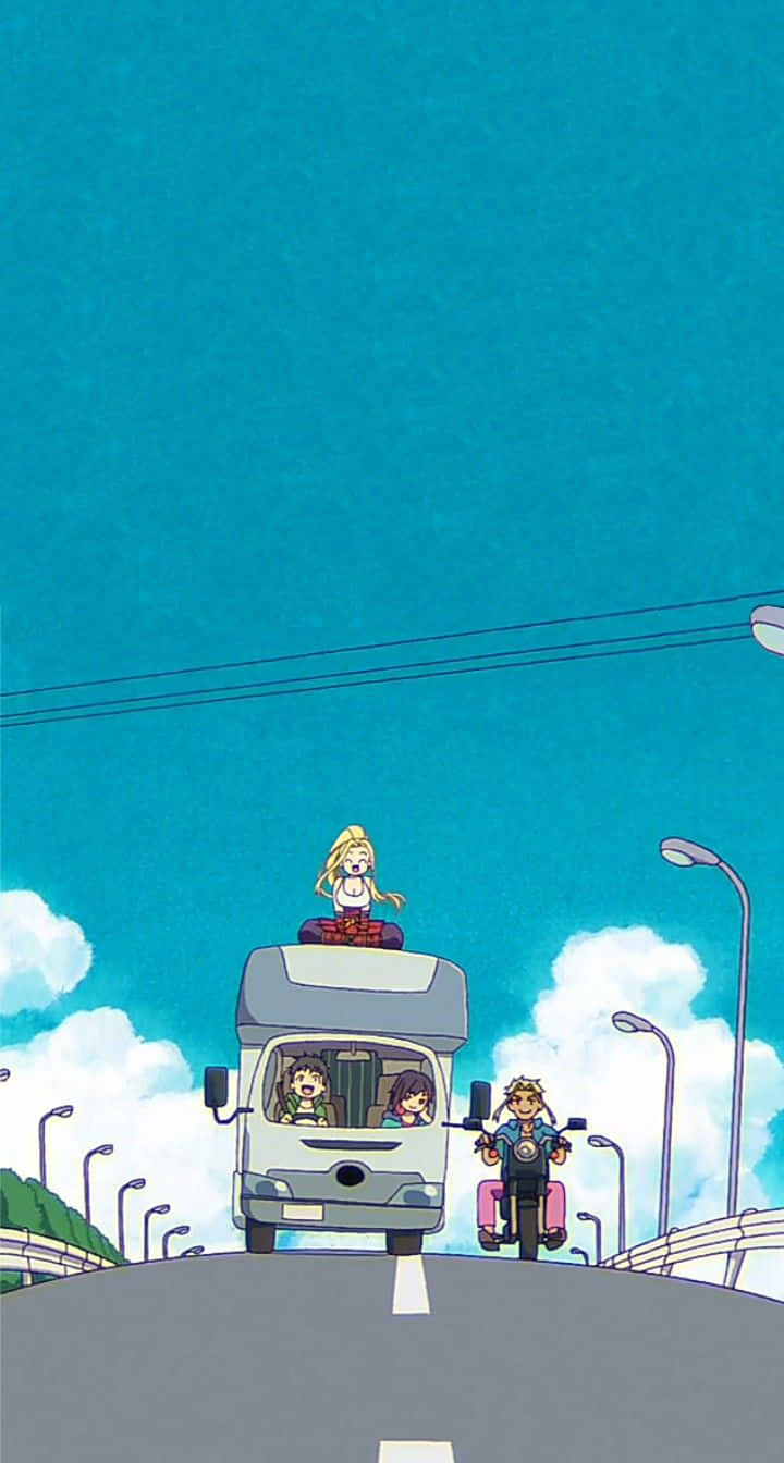  壁紙 — 動漫角色乘坐貨車和電單車，在廣闊的藍天白雲下行駛。