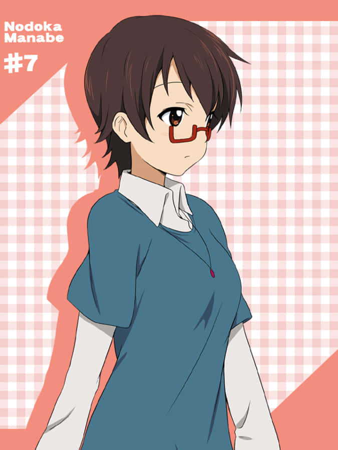 Nodoka Manabe 桌布 壁紙 — 動漫女孩，棕色頭髮，紅色眼鏡，穿著藍色襯衫，背景為粉紅色格子圖案。