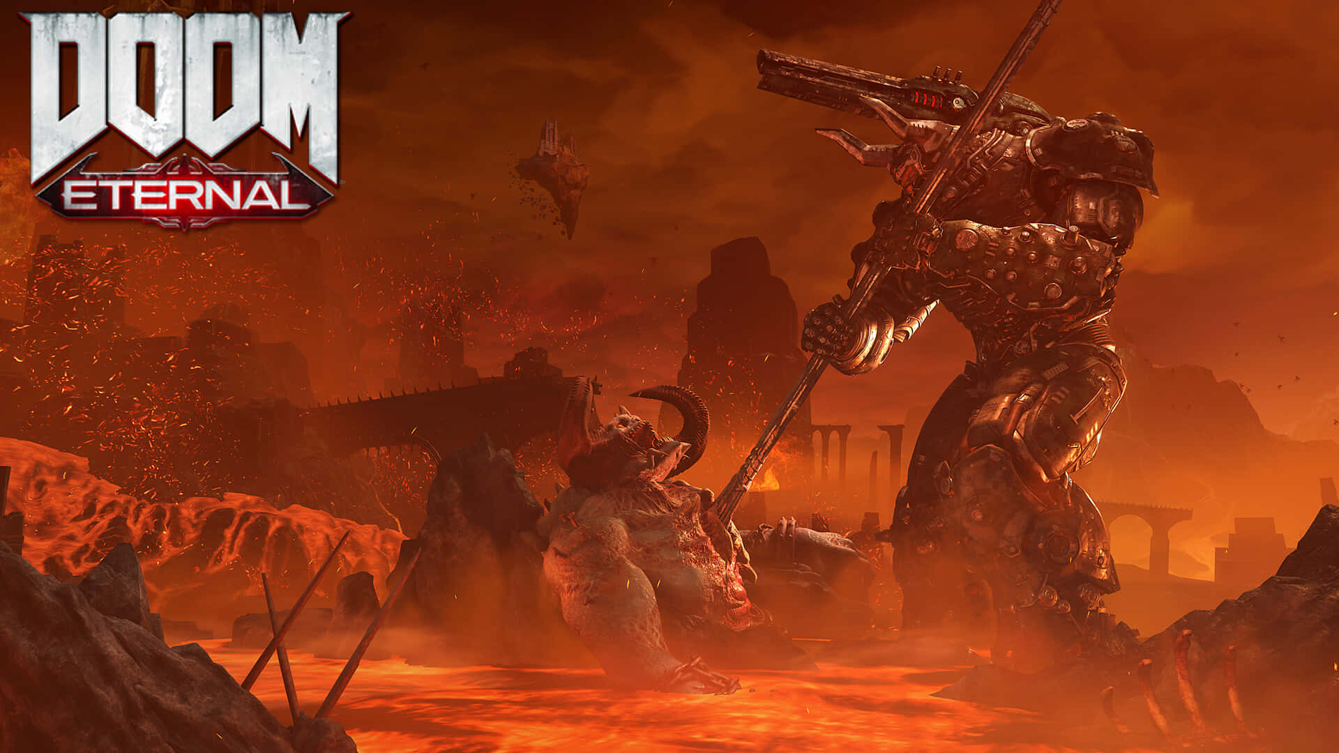 Doom Eternal 即將展開的戰鬥 壁紙 — 一名重甲戰士在橙色天空下，於熾熱地獄般的景觀中，勝利地站在被擊敗的惡魔之上。