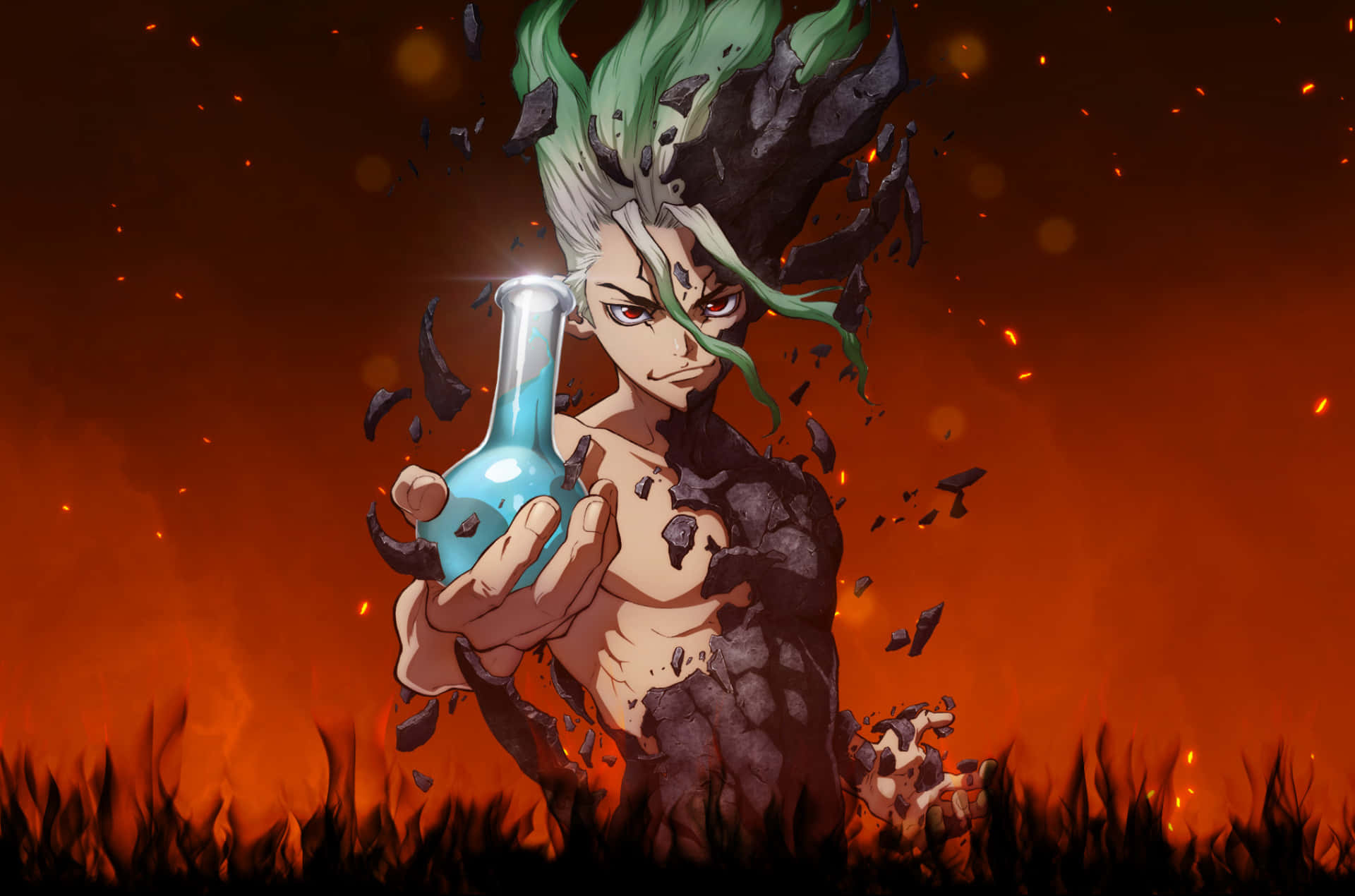 Dr. Stone 漫畫系列畫面 壁紙 — 一個擁有綠色頭髮和岩石皮膚的動漫角色，在火橙色背景前拿著一個發光的藍色瓶子。