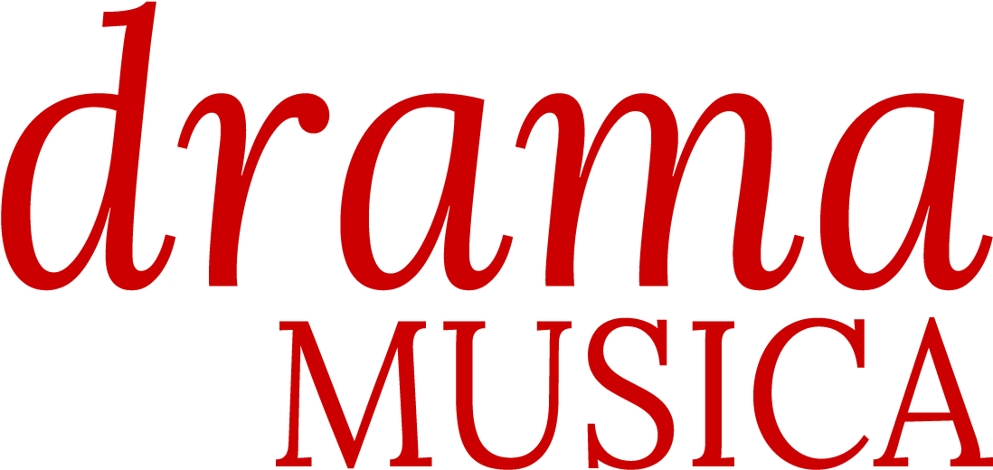 Drama Musica 紅色標誌 壁紙 — 在純黑色背景上，粗體紅色文字拼出 drama 和 musica。