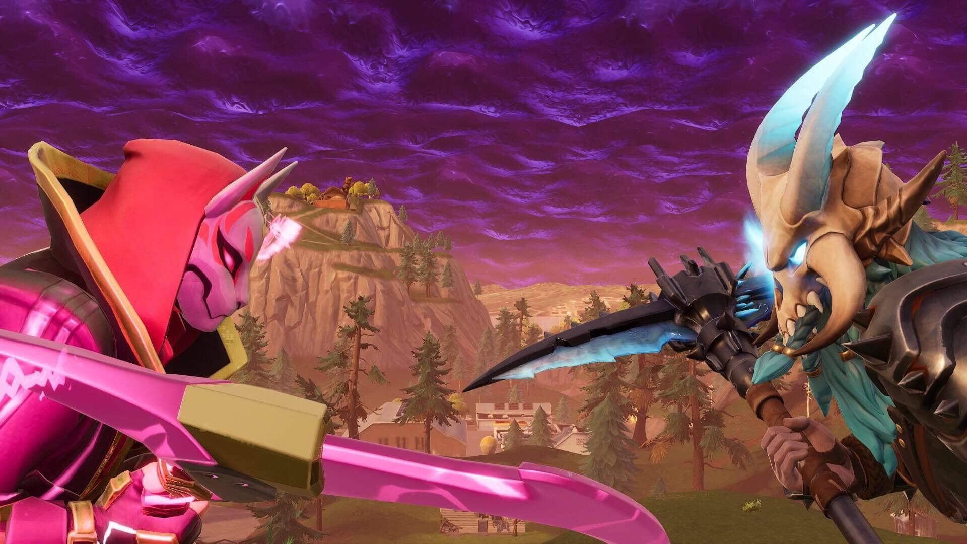 Drift Fortnite 與 Ragnarok 對峙 壁紙 — 兩個奇幻戰士在山上村莊上空旋轉的紫色天空下進行一場充滿活力的數位戰鬥。
