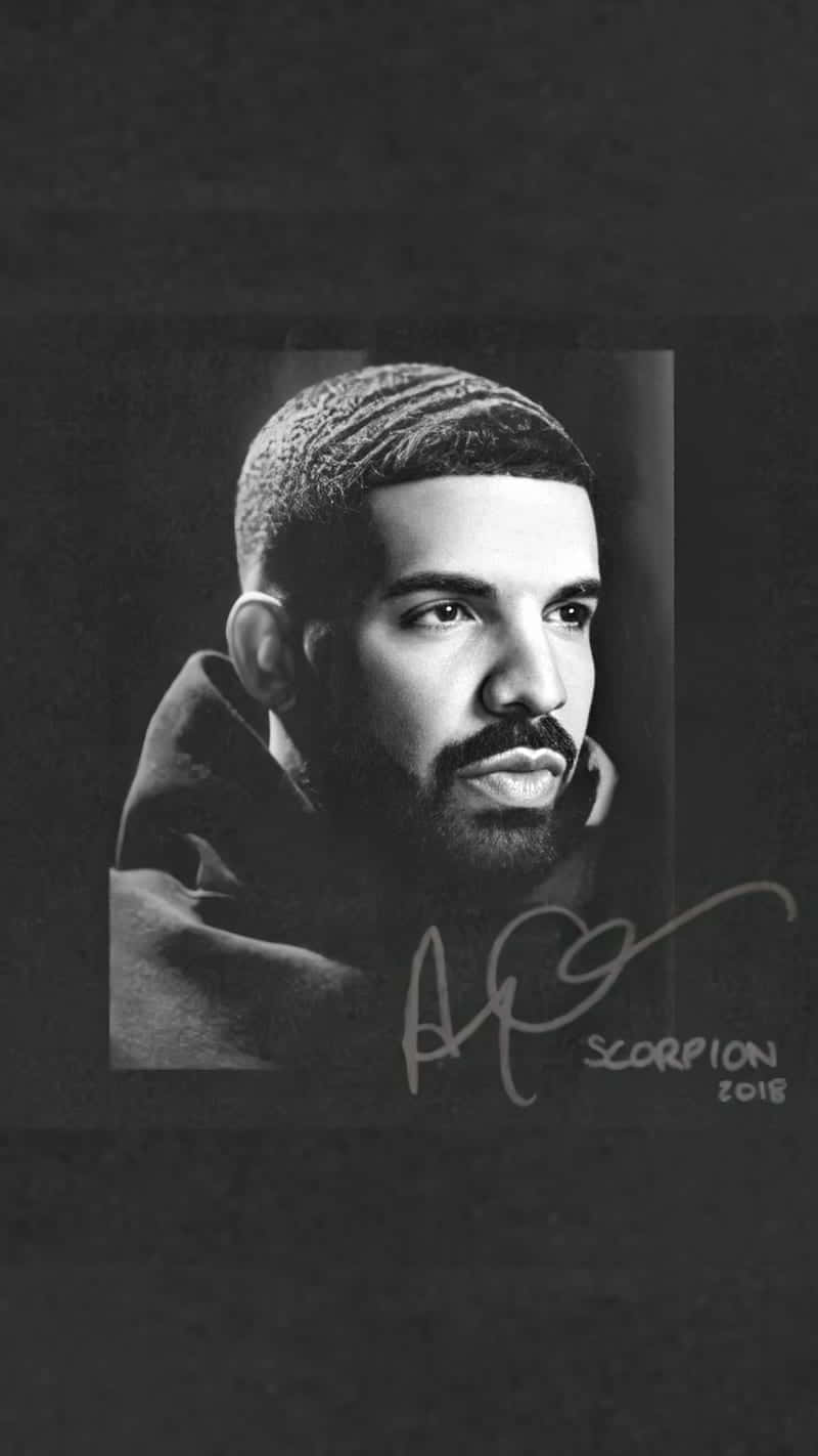 Drake 肖像，附有簽名和 Scorpion 2018 文字。