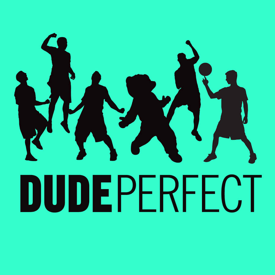 Dude Perfect 黑影綠色背景 壁紙 — 六個人和一隻熊的黑色剪影，以動態姿勢呈現在明亮的青綠色背景上，下方有粗體文字。