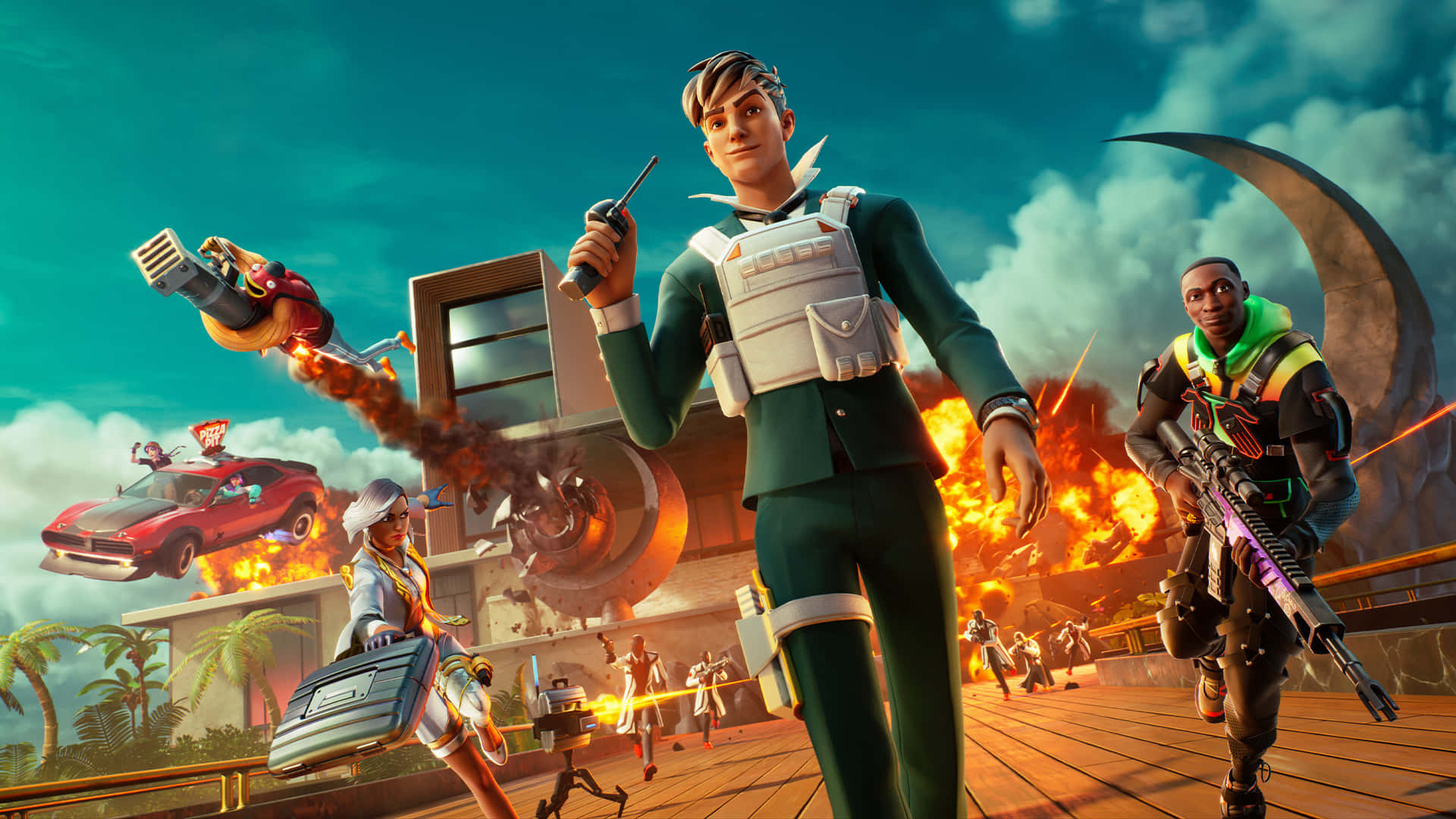  壁紙 — 動態嘅Fortnite大逃殺場景，角色喺爆炸同飛車之中行動，背景係戲劇性嘅天空。