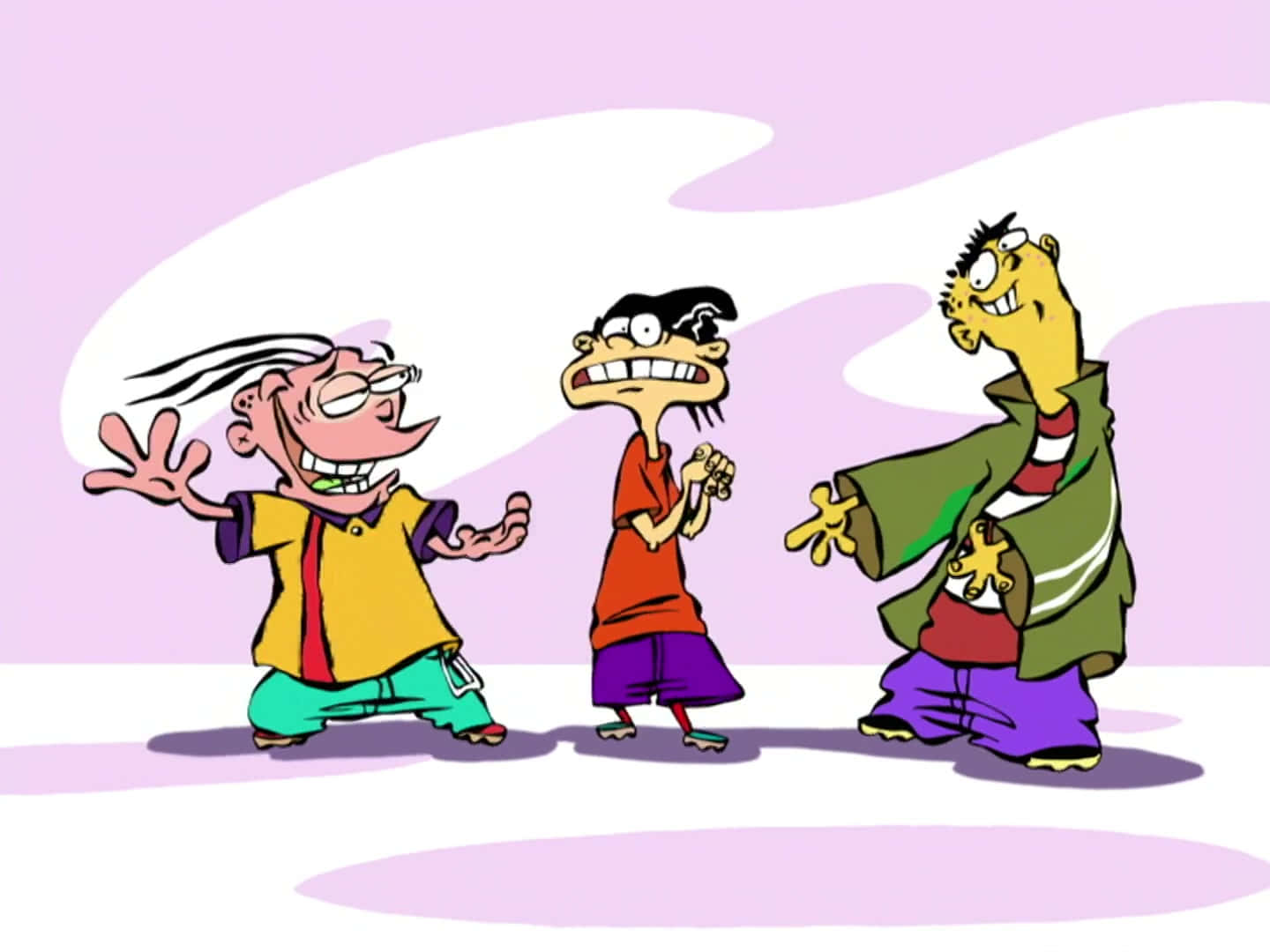 《Ed, Edd n Eddy》搞笑表情 壁紙 — 三個卡通角色，表情誇張，服裝色彩繽紛，站在柔和的紫色背景前。