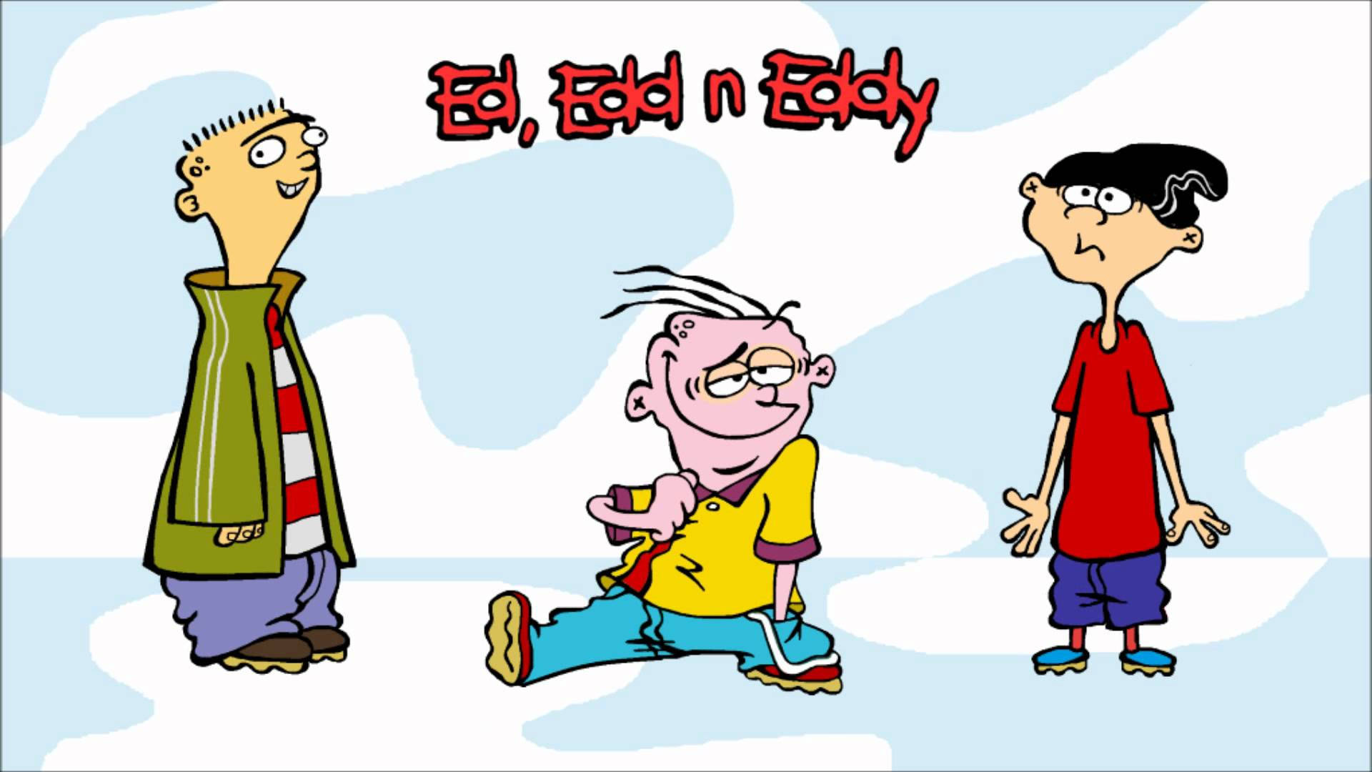 《Ed, Edd n Eddy》愛迪跳舞場景 壁紙 — 三個來自《愛德 愛德華 愛迪》的卡通男孩站在淺藍色多雲背景前，節目名稱在他們上方。