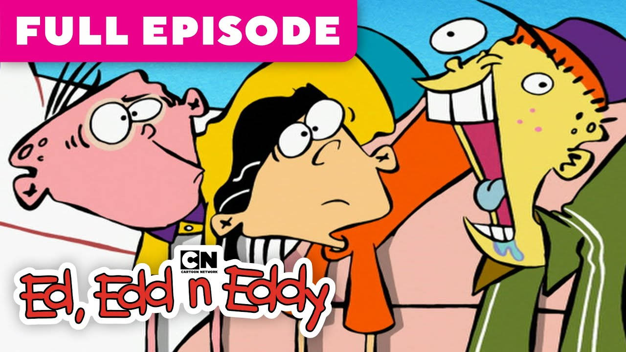 Edd Eddy 注視 Ed 壁紙 — 三個卡通男孩誇張地向上望，在充滿活力的動畫場景中。