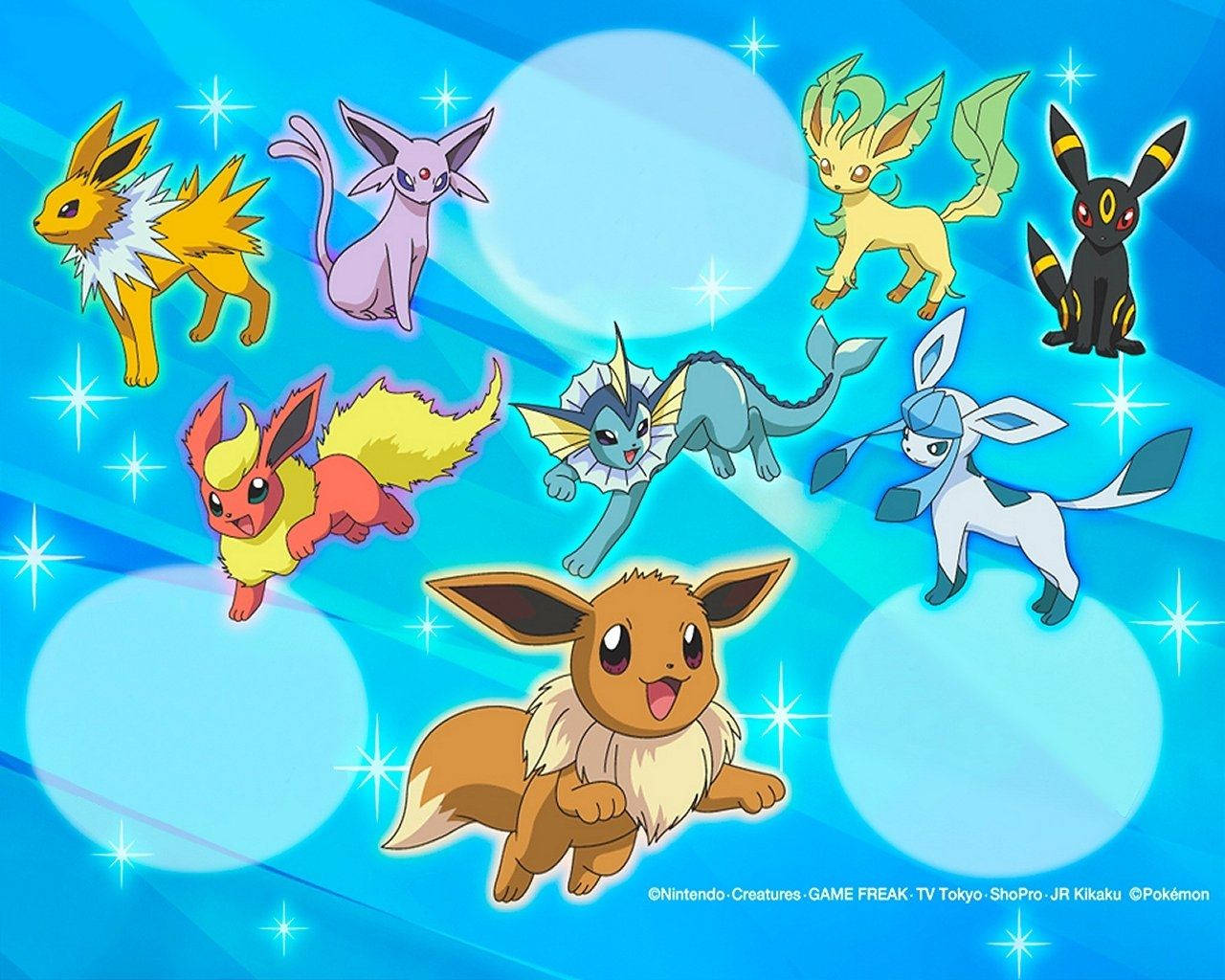 寶可夢 Eevee 七種進化型態藝術圖 壁紙 — 伊貝及其八種進化形態在閃爍的藍色背景上愉快地漂浮，伴隨著發光的球體和星爆。