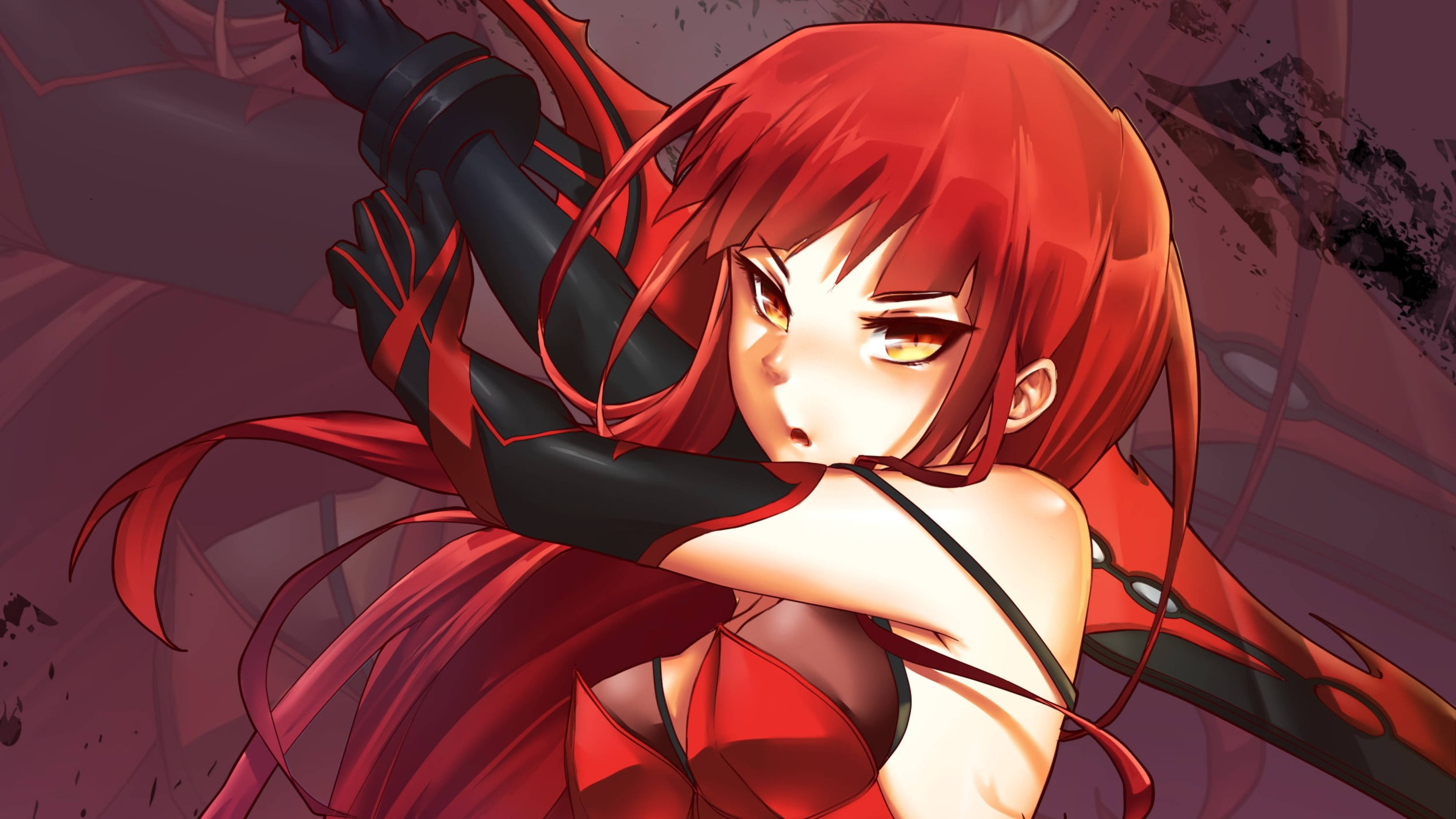 Elsword 的 Elesis 在其火焰復仇者形態中 壁紙 — 一位擁有發光琥珀色眼睛的兇猛紅髮動漫女孩，以動態戰鬥姿勢握著一把黑色武器。