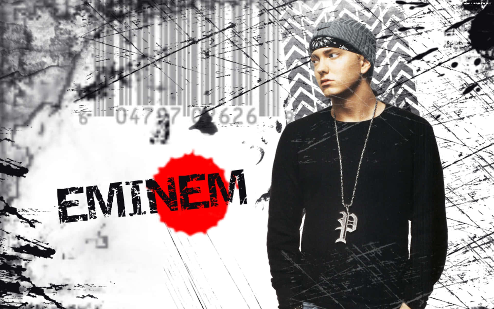 Eminem 桌布 壁紙 — Eminem 站在一個粗糙的城市背景中，帶有條碼塗鴉和粗體紅色文字拼寫他的名字。
