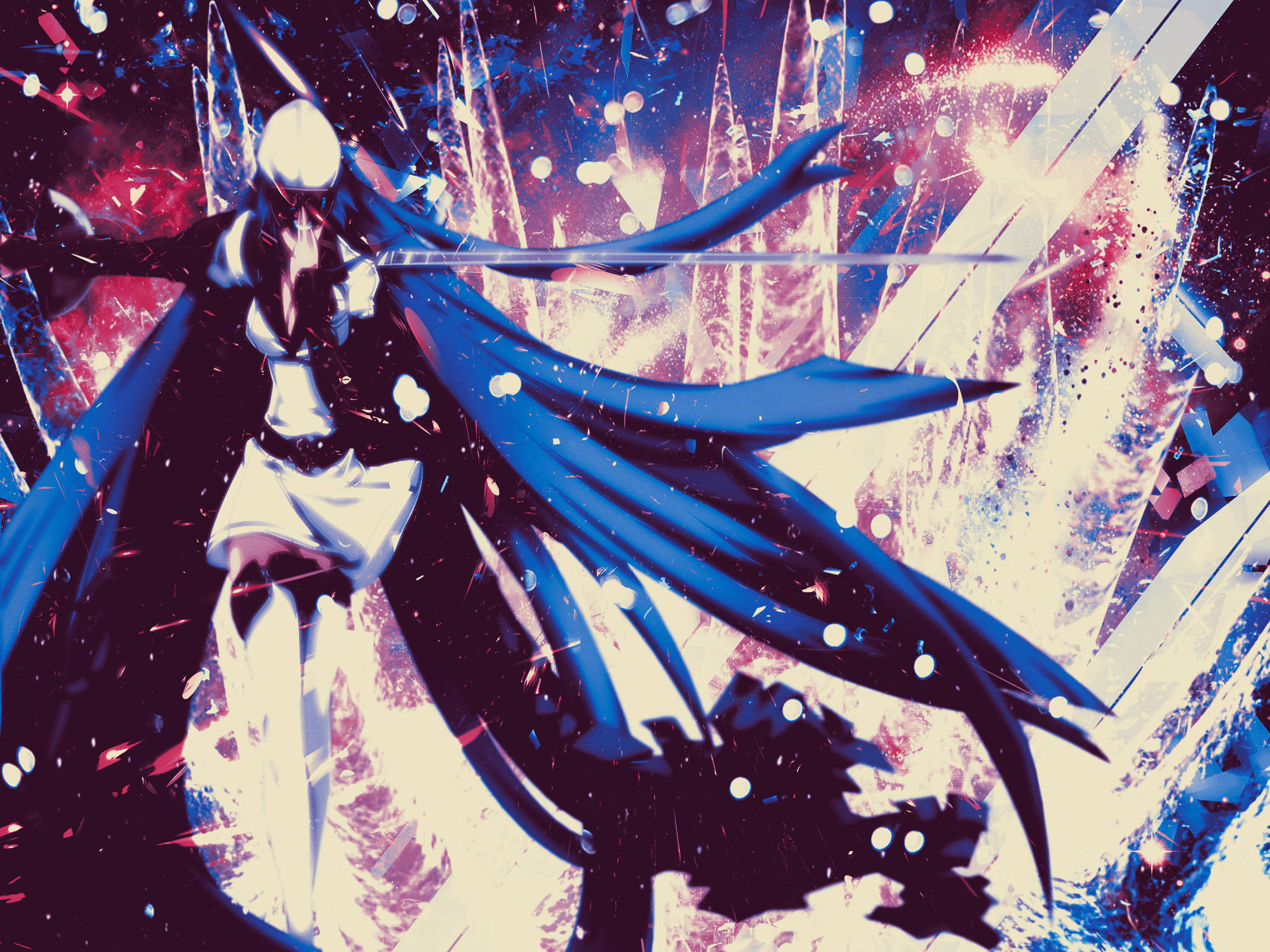 Esdeath 使用她的天御 壁紙 — 一位動態的動漫戰士，身穿飄逸的藍色斗篷和白色服裝，在充滿破碎水晶和發光粒子的宇宙戰場中揮砍。