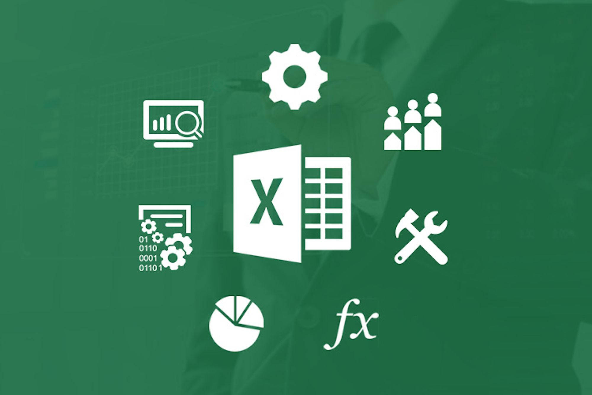 Excel Microsoft 應用程式圖示 壁紙 — 白色 Excel 和數據圖示漂浮在帶有二進制代碼和模糊人物的綠色科技主題背景上。