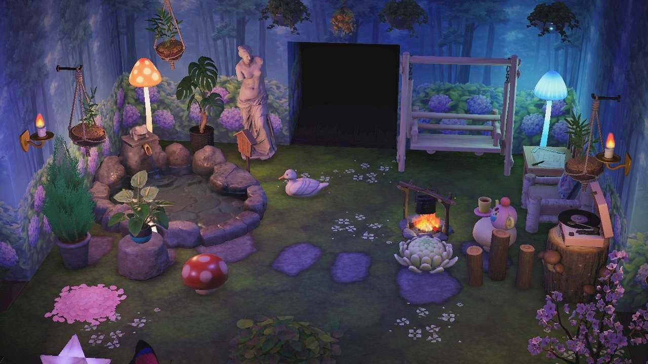 魔法森林花園，有發光的蘑菇、火坑和紫色花朵，在夜晚。