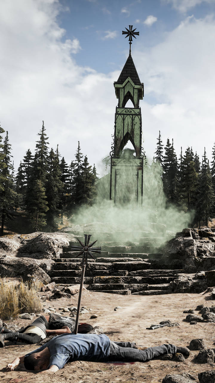 Far Cry 5 教堂尖塔 iPhone 壁紙 — 一座帶有十字架的破舊小教堂矗立在森林中，綠色煙霧從其底部升起，那裡有兩個人物一動不動地躺在地上。