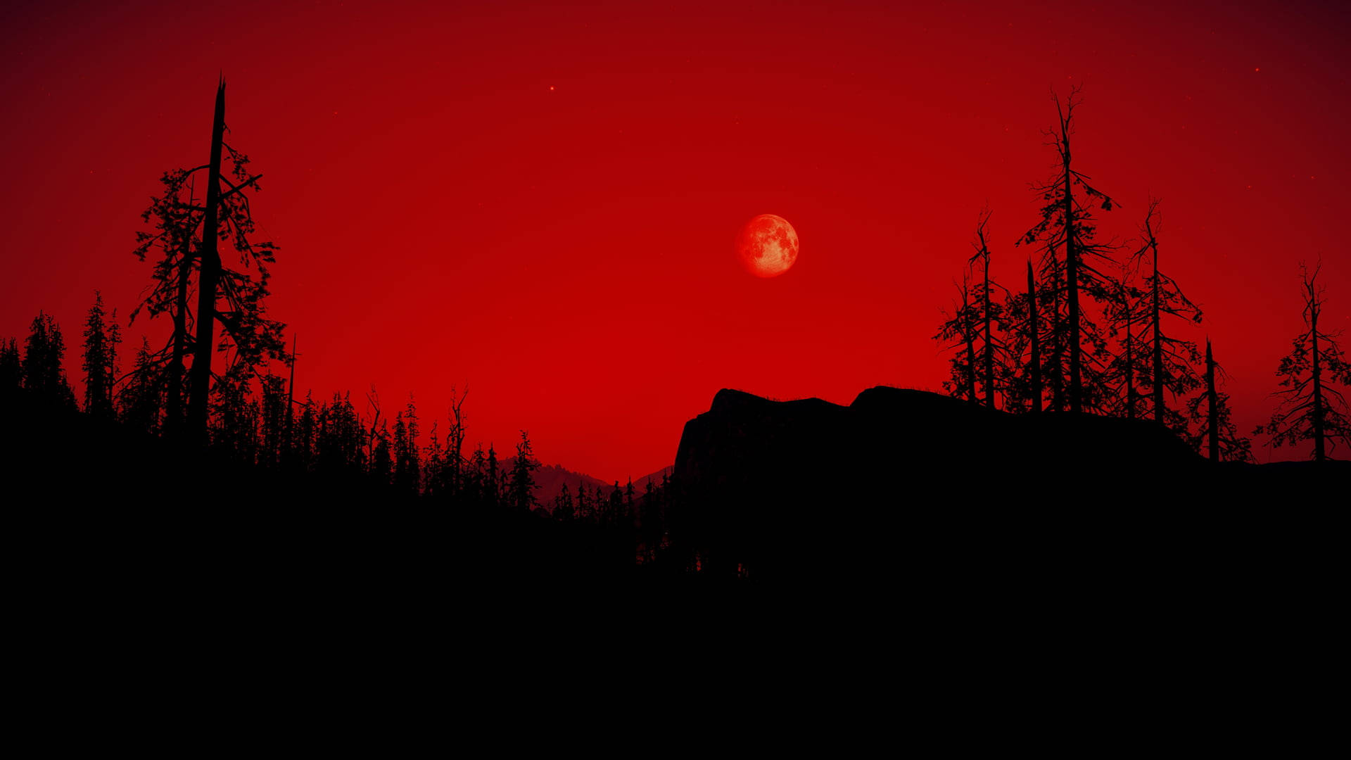 Far Cry New Dawn 燃燒之夜 壁紙 — 一輪血紅色的月亮在黑暗森林的剪影上升起，映襯著火紅的深紅色天空。