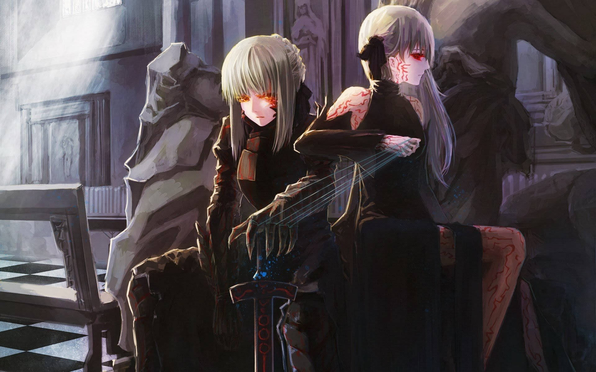 《Fate/Zero》中的暗黑Saber與暗黑櫻花 壁紙 — 兩個動漫角色，眼睛發出紅光，帶有血跡般的標記，坐在昏暗的哥德式房間裡，手持一把劍。