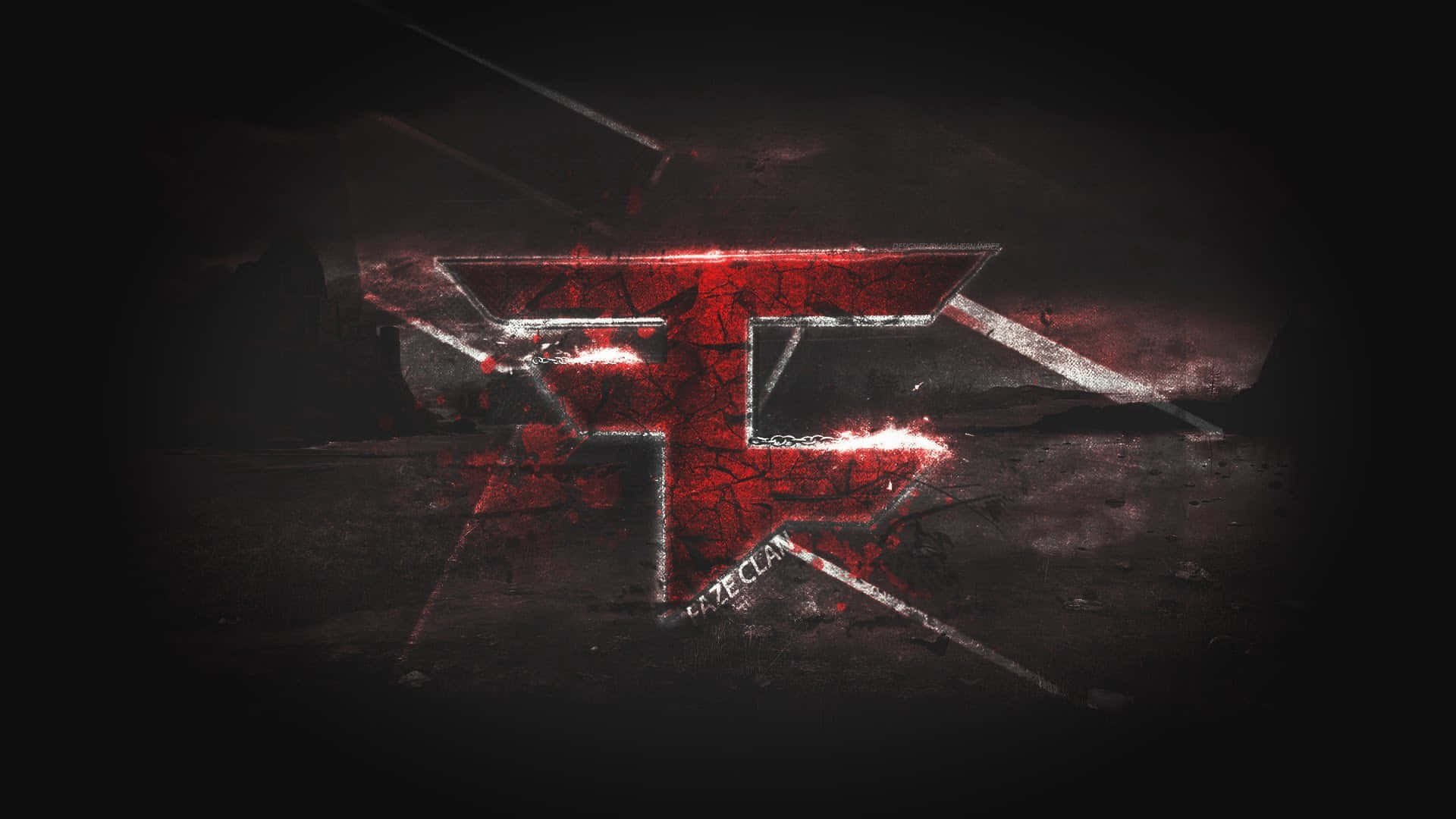 FaZe Clan GFX背景設計 壁紙 — 一個破裂的紅色風格化「F」標誌在帶有白色條紋和碎屑的暗色粗糙背景上發光。