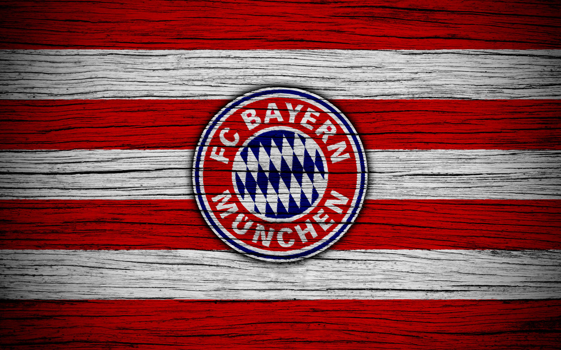拜仁慕尼黑木紋條紋標誌 壁紙 — FC Bayern Munich 會徽置中於紅白條紋木紋質感上，木紋清晰可見。