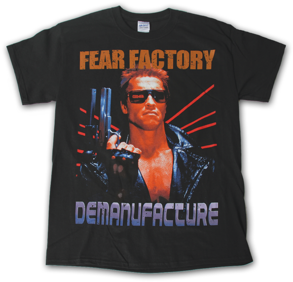 終結者主題 Fear Factory T恤 壁紙 — 黑色T恤上印有一個戴太陽眼鏡的男人手持帶有紅色條紋的槍，以及文字「FEAR FACTORY」和「DEMANUFACTURE」。