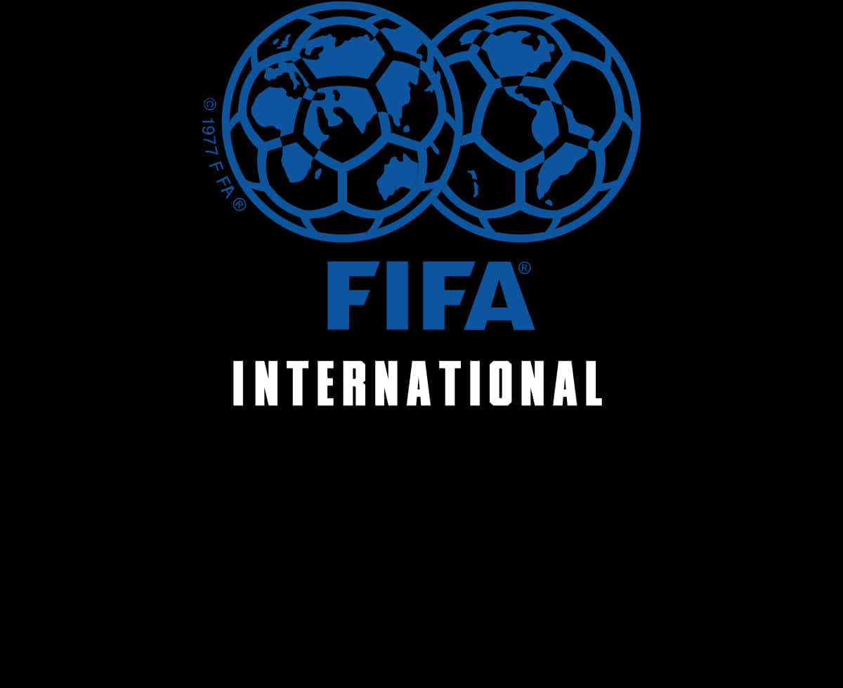 FIFA國際標誌 壁紙 — 黑色背景上的藍色FIFA標誌，帶有兩個地球足球。