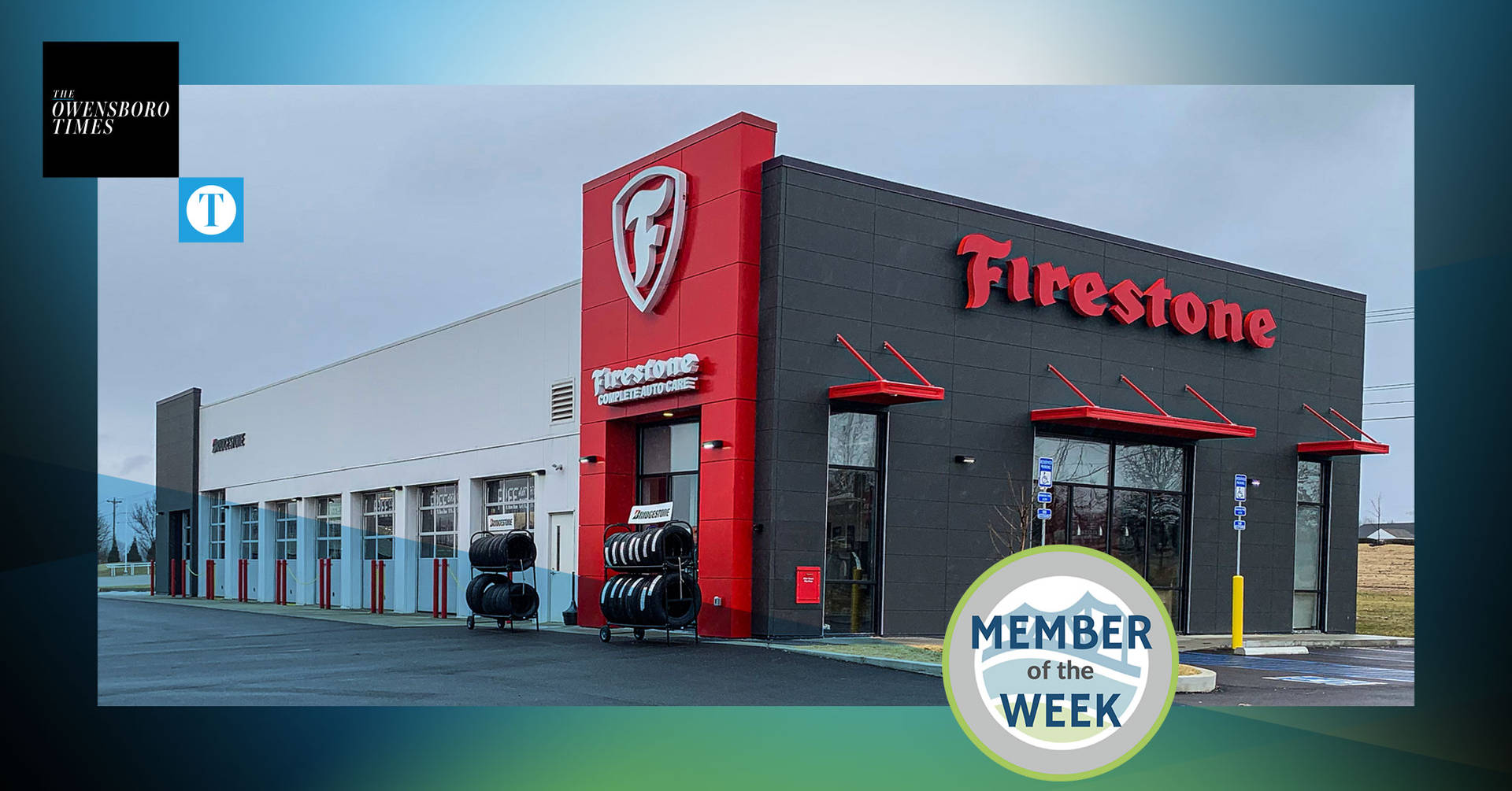 Firestone輪胎店，紅黑外觀，外面堆疊輪胎。