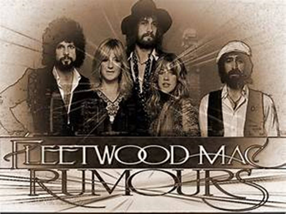 Fleetwood Mac 樂隊喺佢哋 Rumours 專輯封面嘅肖像，帶有復古懷舊褐色調同光線。