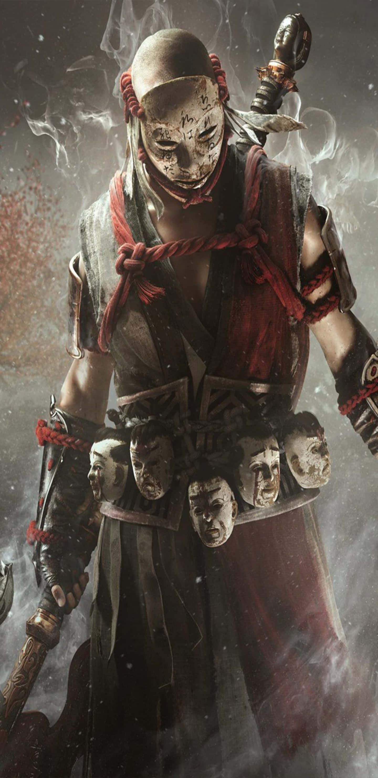 For Honor 击鬼角色背景 (Pixel 3xl) 壁紙 — 一個陰沉的蒙面戰士，身穿暗色長袍和紅色繩索鎧甲，站在旋轉的煙霧中，手持一把劍，腰帶上掛著骷髏頭。