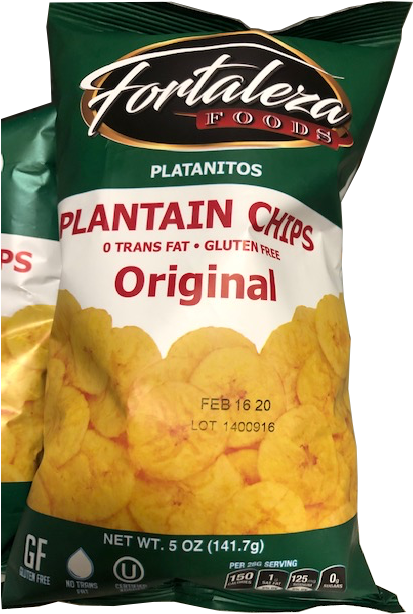 Fortaleza 菠蘿片包裝 壁紙 — 一個充滿活力的綠色Fortaleza Foods大蕉片包裝袋，金色炸片在黑色背景上突出顯示。