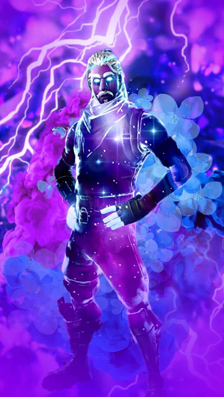 Fortnite Galaxy 手叉腰 壁紙 — 一個發光的未來戰士站在紫色閃電和宇宙花朵之中，構成充滿活力的數碼場景。