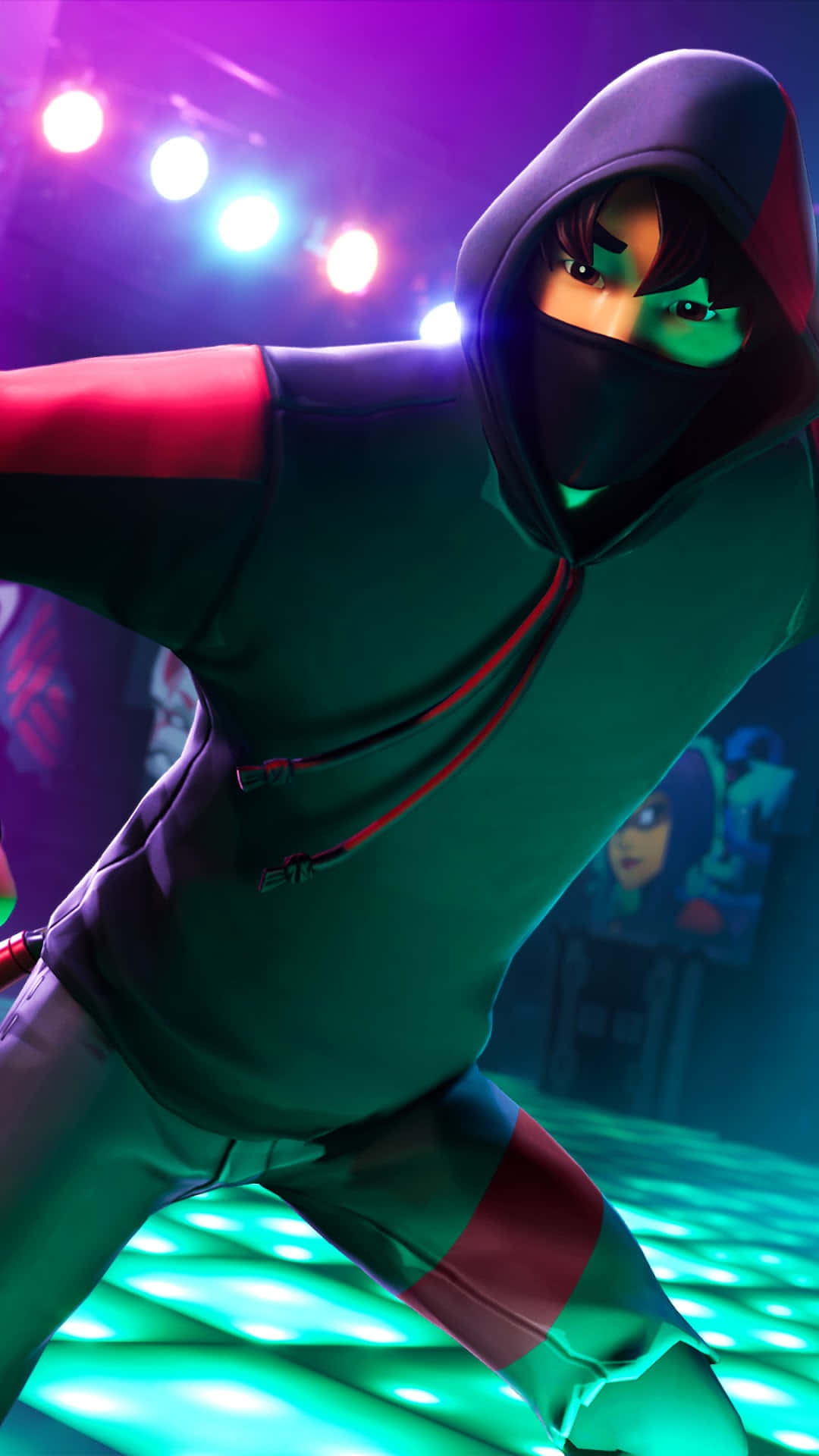 《Fortnite 星際》嘴部被遮蓋 壁紙 — 一個風格化的動漫角色穿著連帽衫，在發光的地板上，在充滿活力的舞台燈光下擺出動態姿勢。