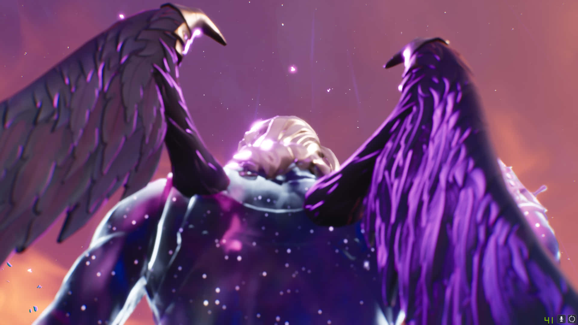 Fortnite 星際主題展翅背影 壁紙 — 一個發光的人物，擁有巨大的紫色翅膀，在星光燦爛的暮色天空中展開。
