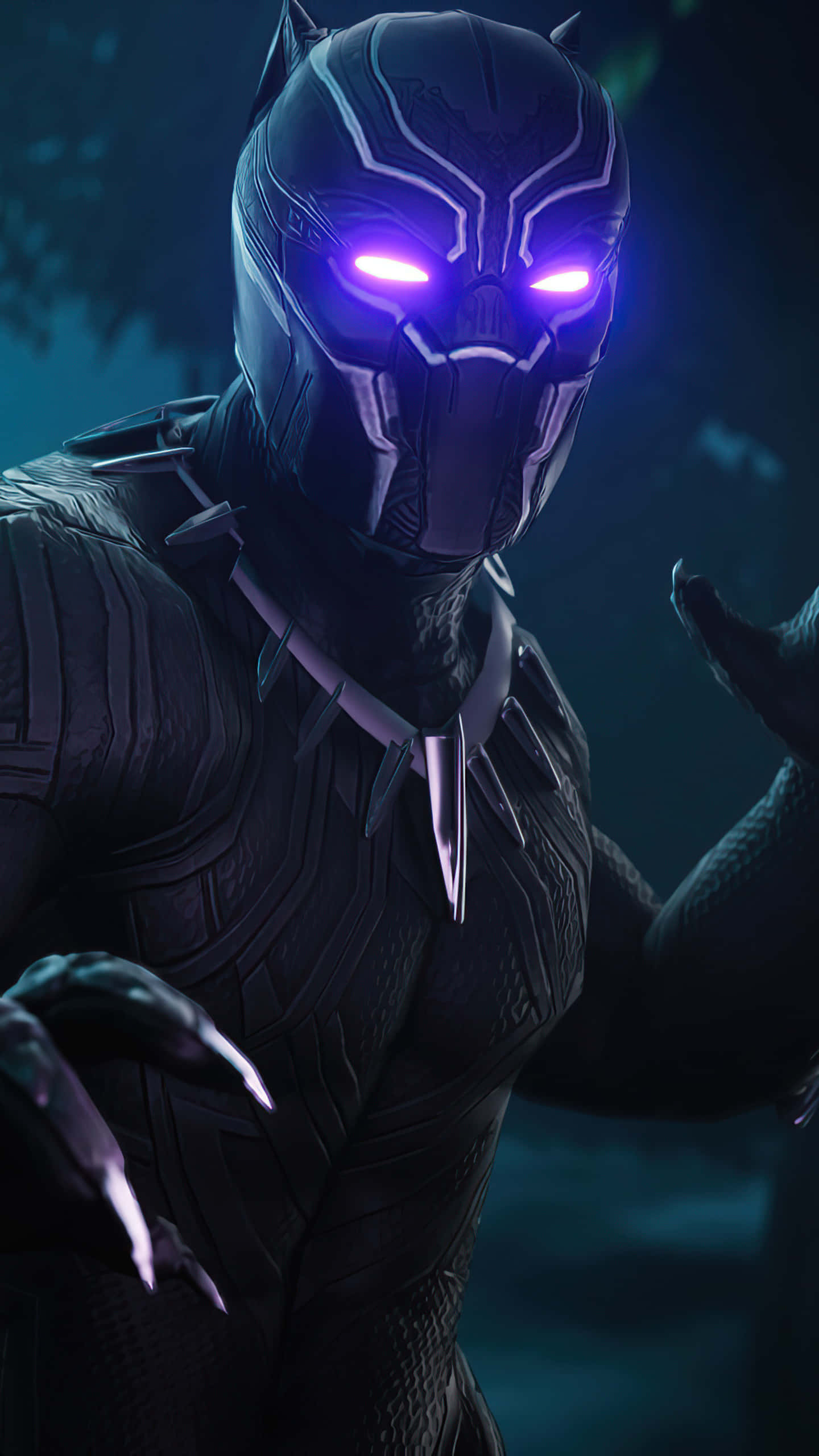 Fortnite 星際主題紫色雙眼 壁紙 — 黑豹站在陰暗的森林中，擁有發光的紫色眼睛和詳細的黑色套裝。
